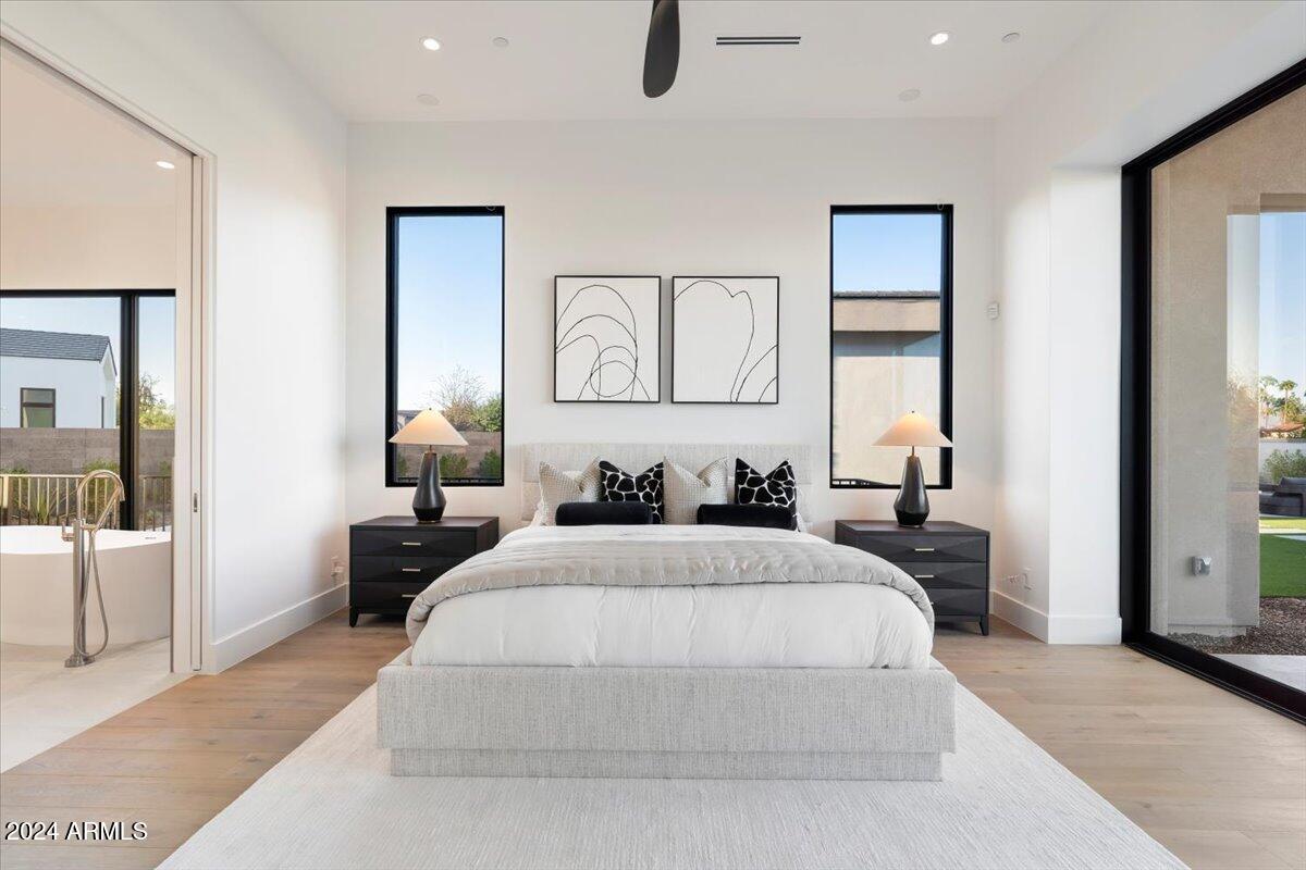 6921 N Joshua Tree Court