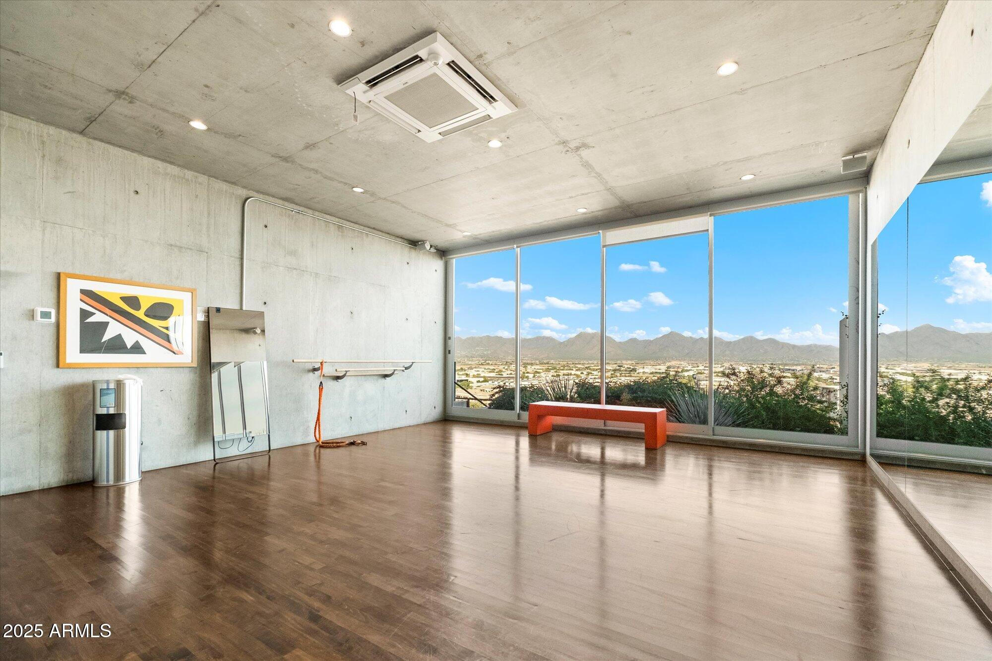 7180 E Kierland Boulevard 1015