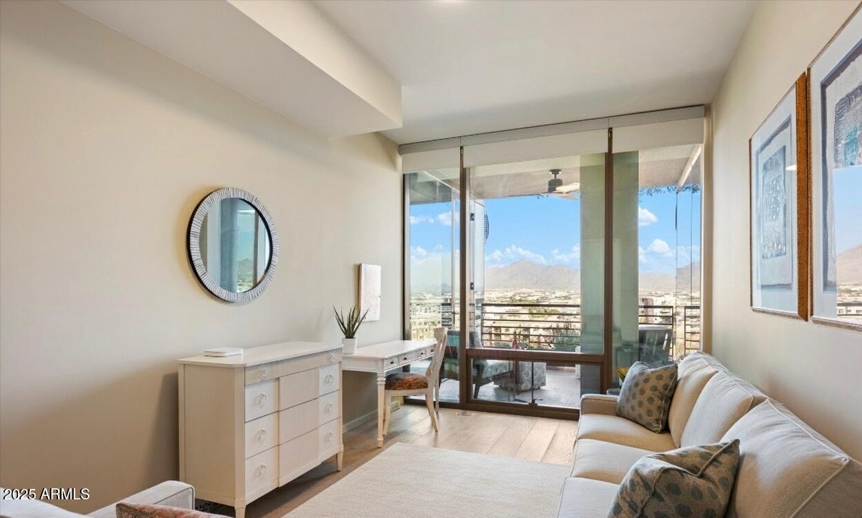 7180 E Kierland Boulevard 1015