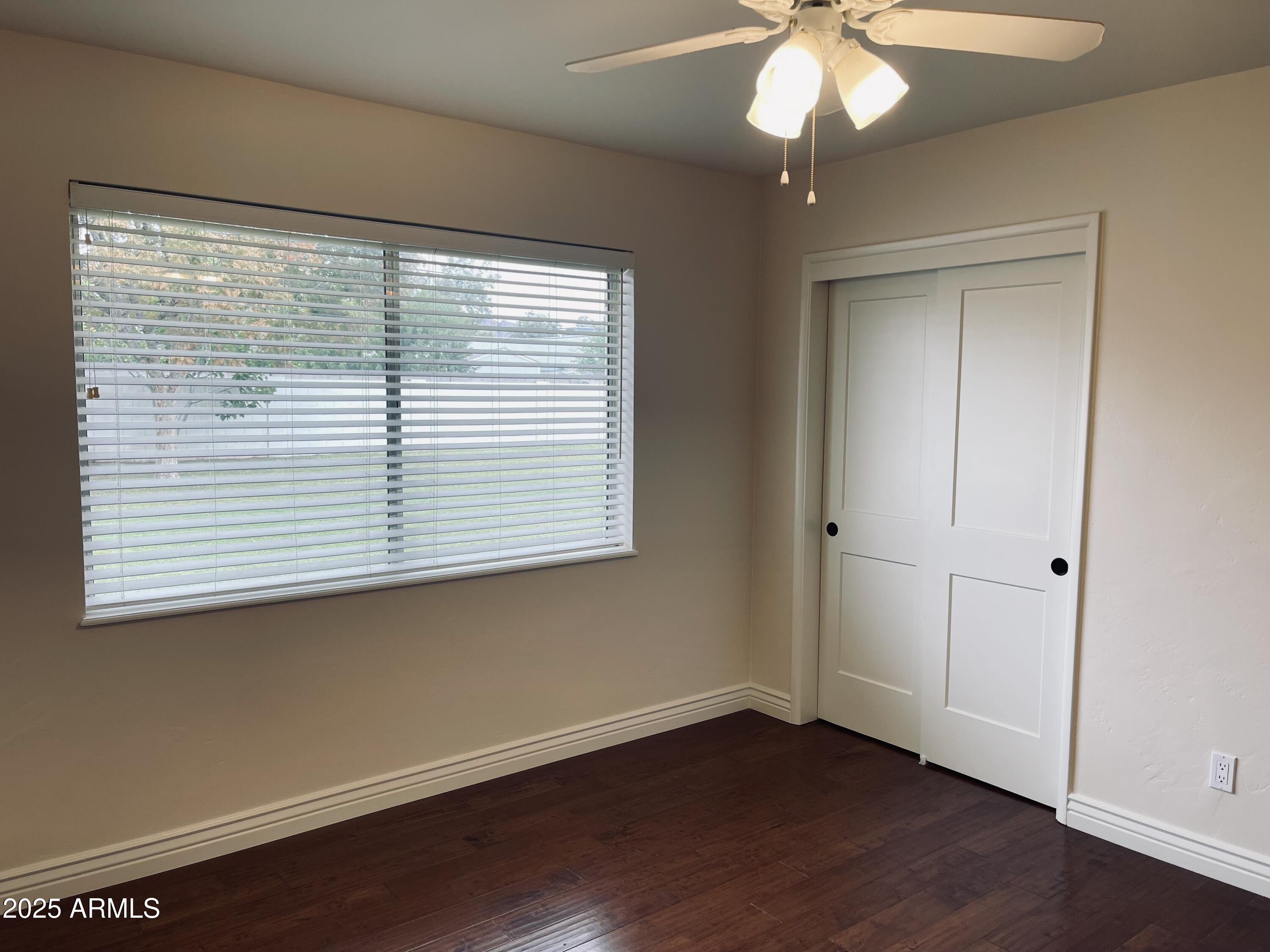 4702 E WILSHIRE Drive