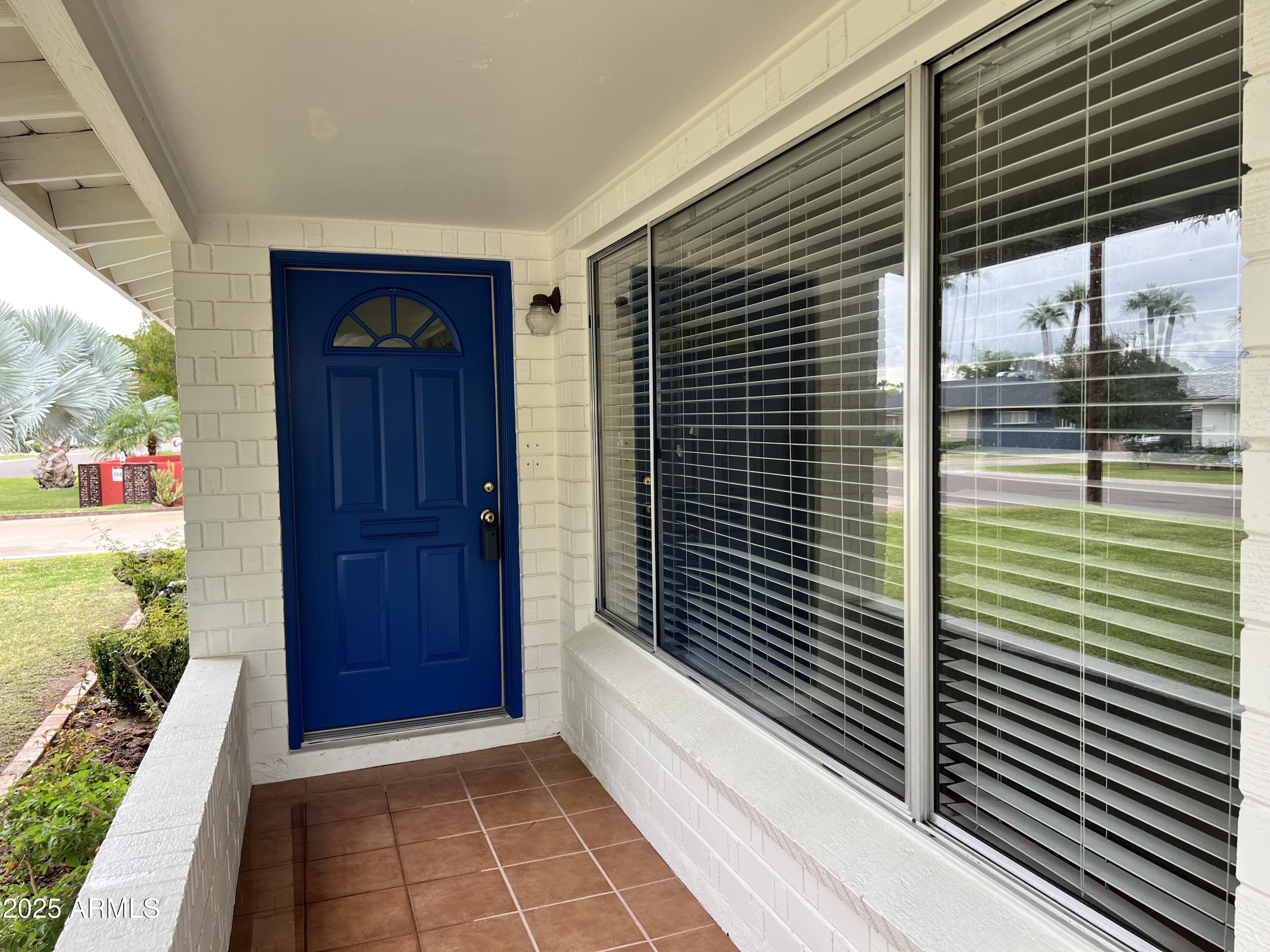 4702 E WILSHIRE Drive