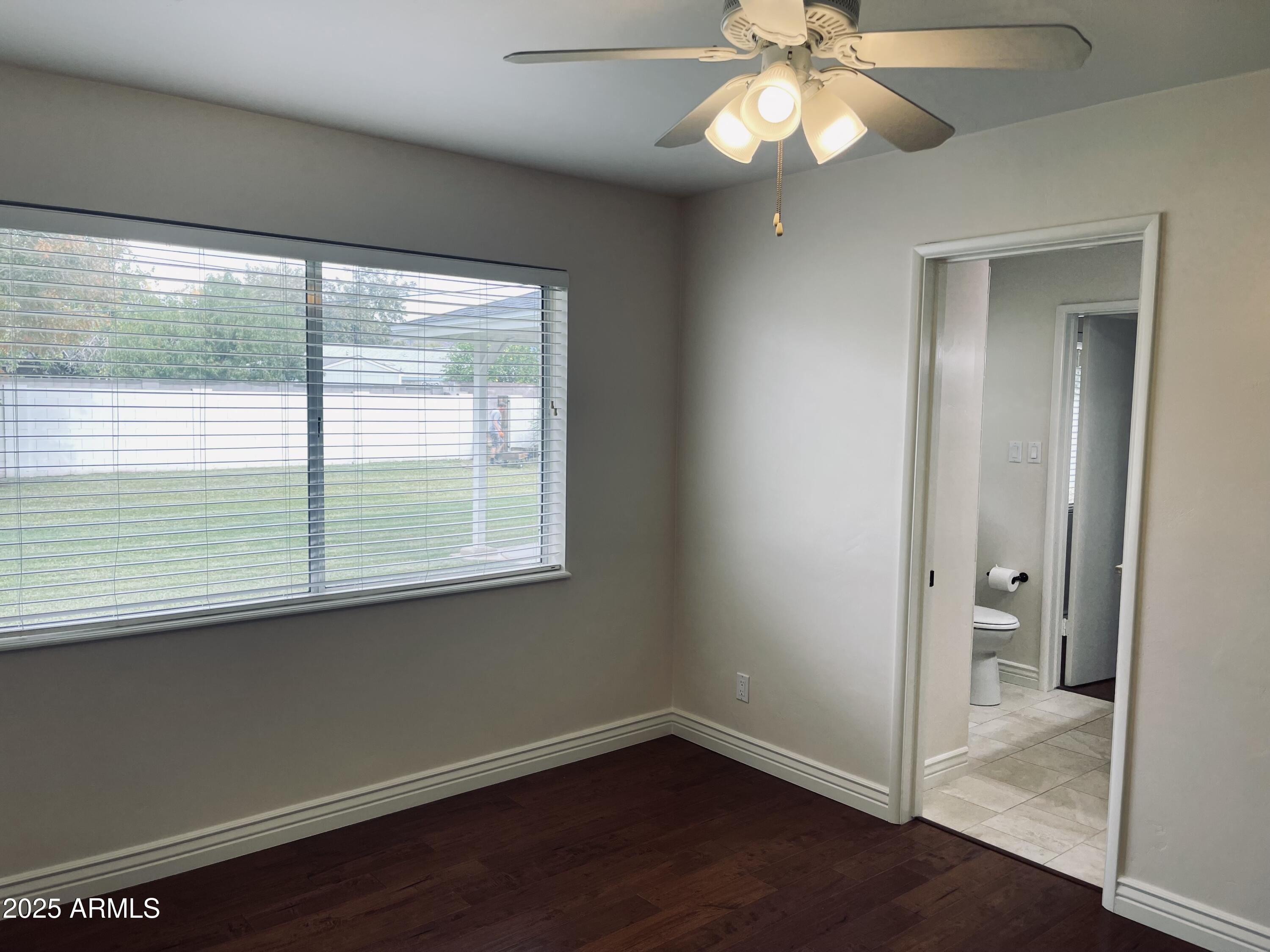 4702 E WILSHIRE Drive