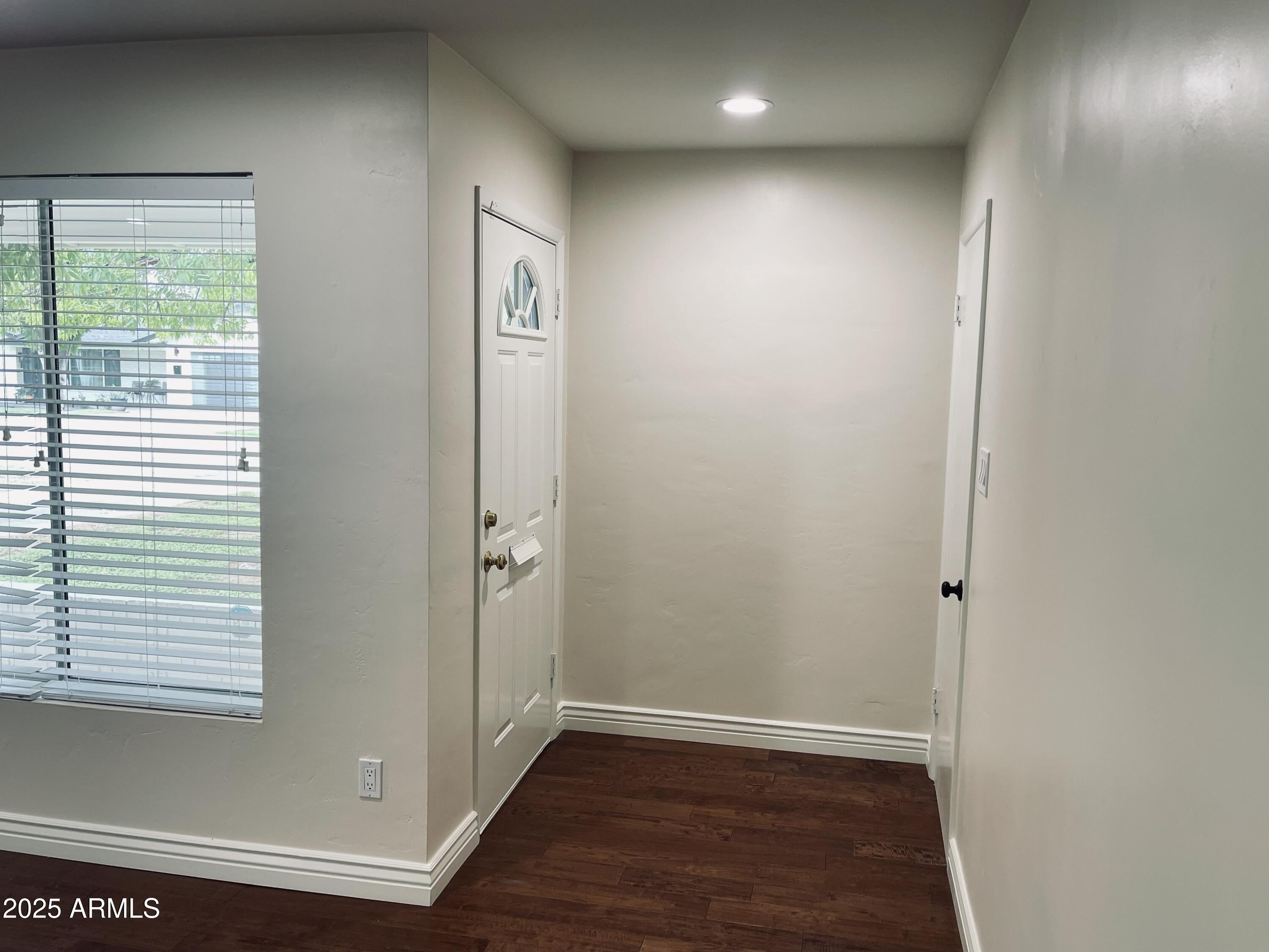 4702 E Wilshire Drive