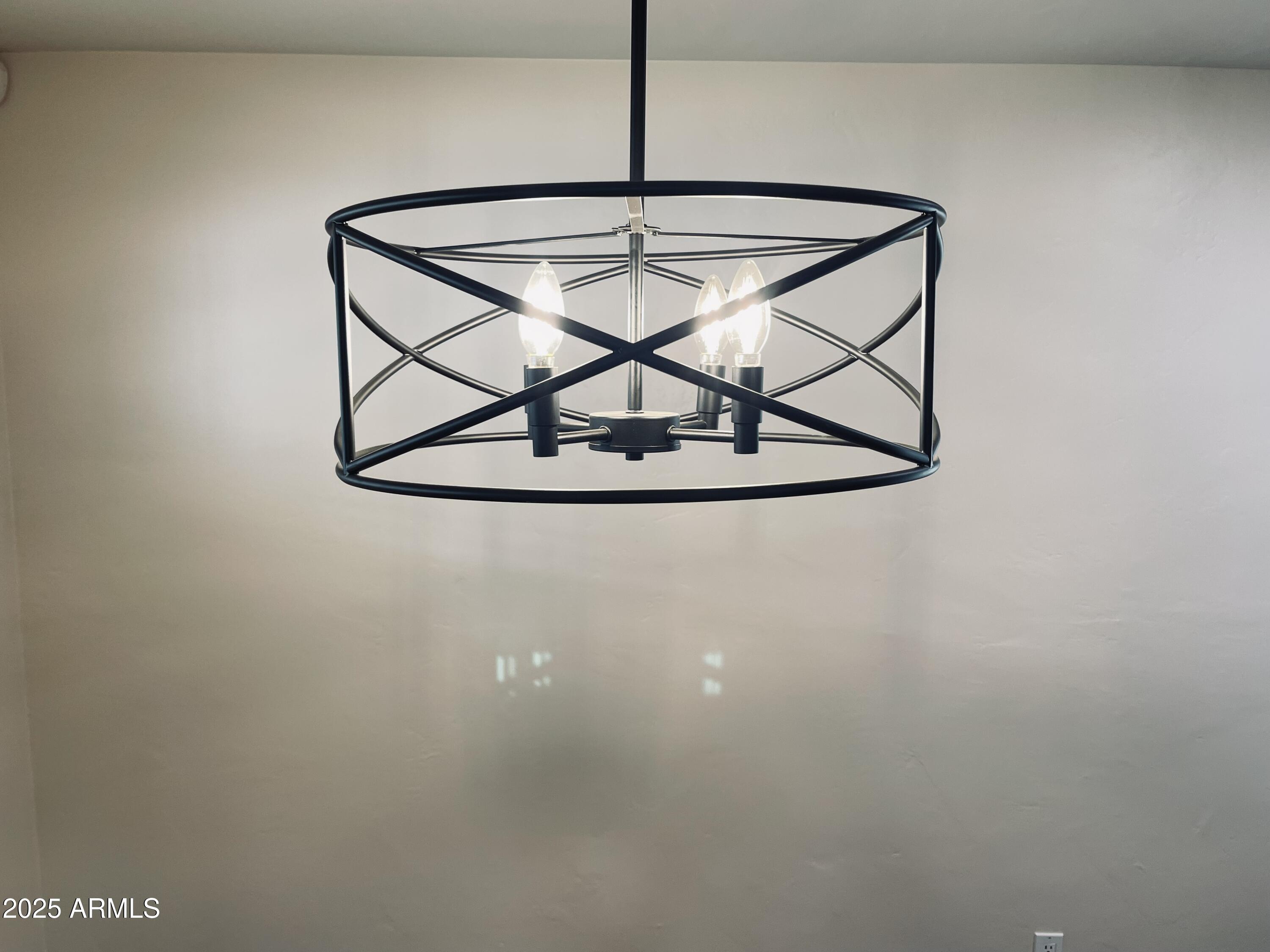 4702 E Wilshire Drive