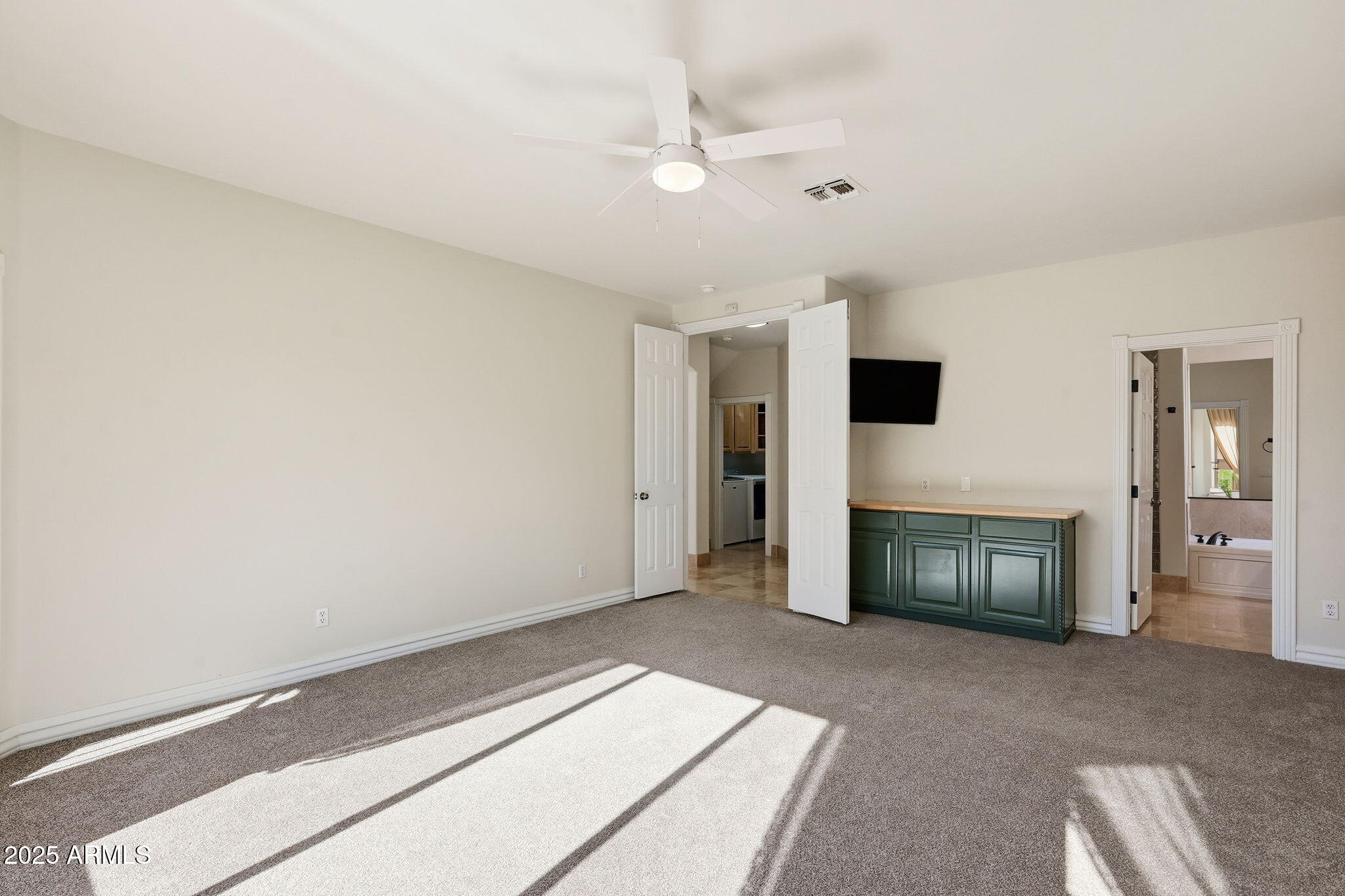 4055 N RECKER Road 71