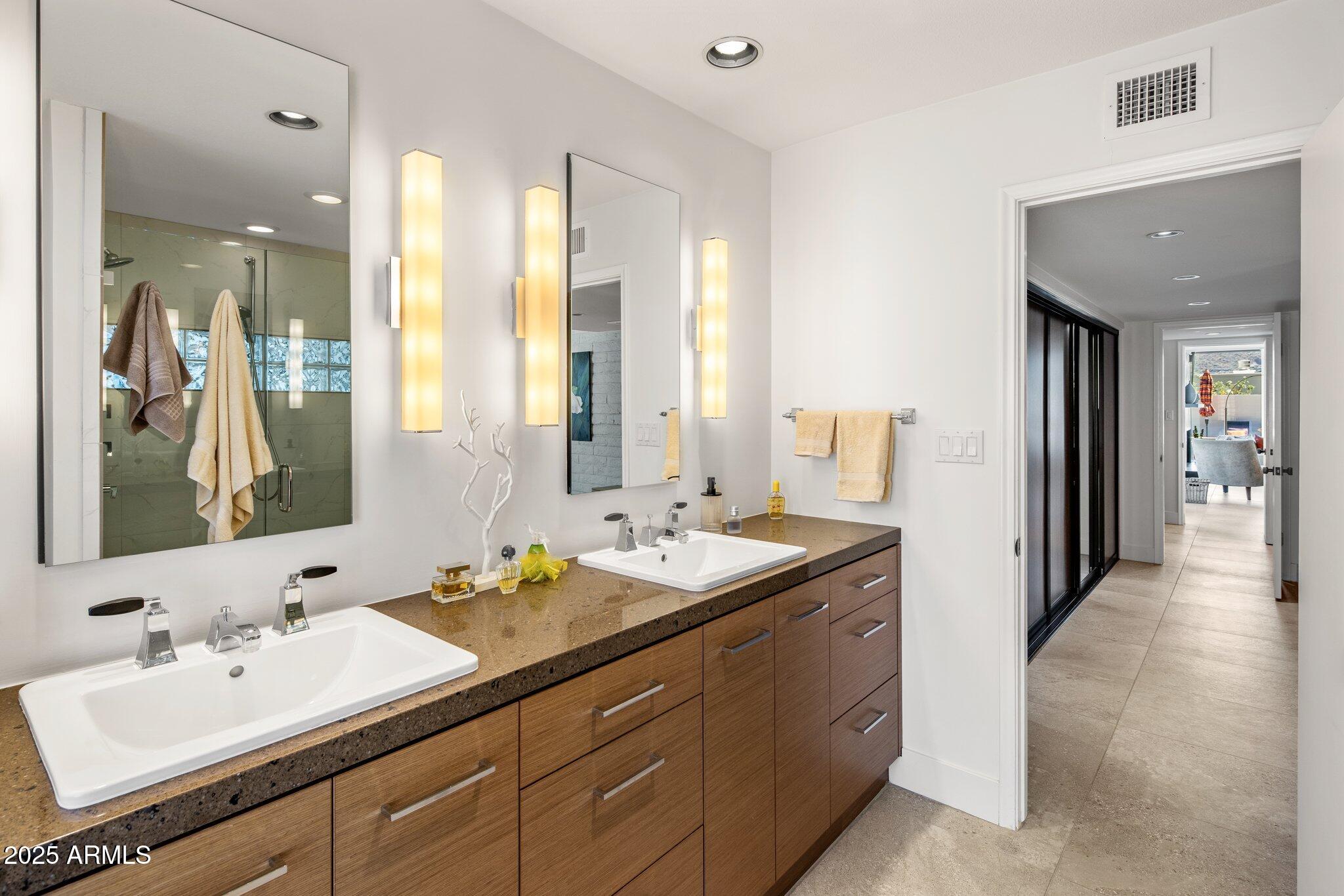 5434 E Lincoln Drive 78