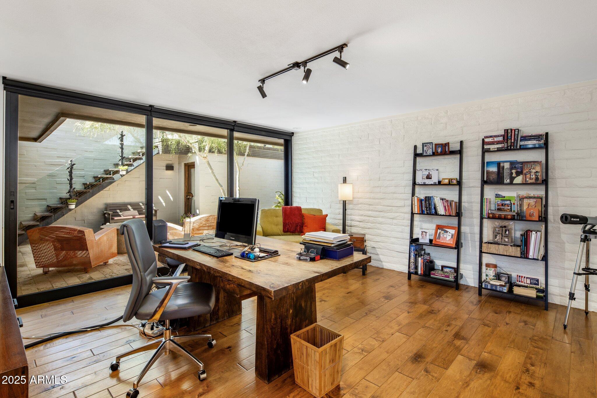 5434 E Lincoln Drive 78