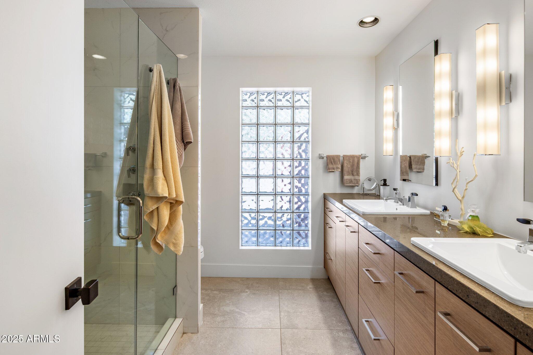 5434 E Lincoln Drive 78