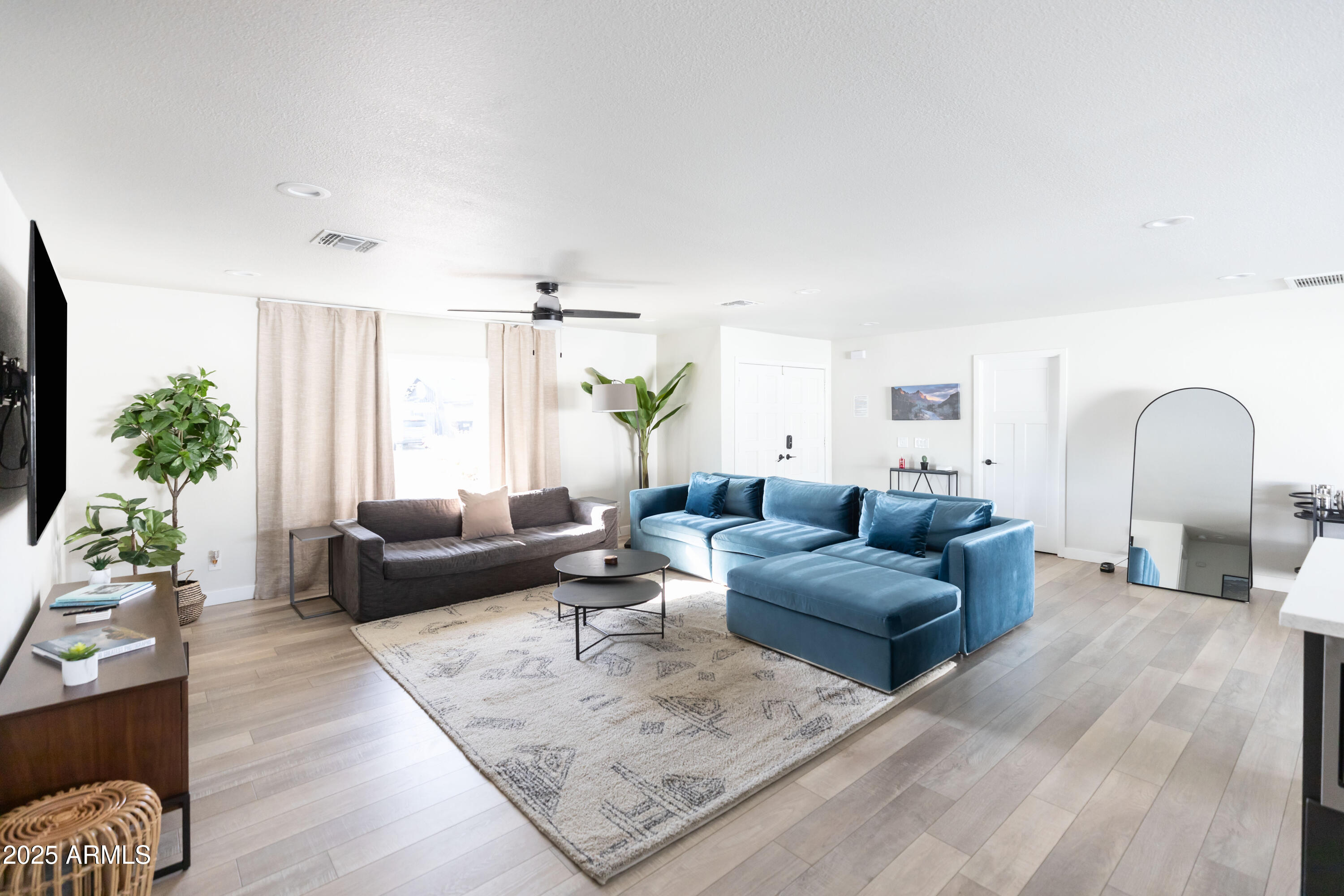 8132 E VALLEYVIEW Road