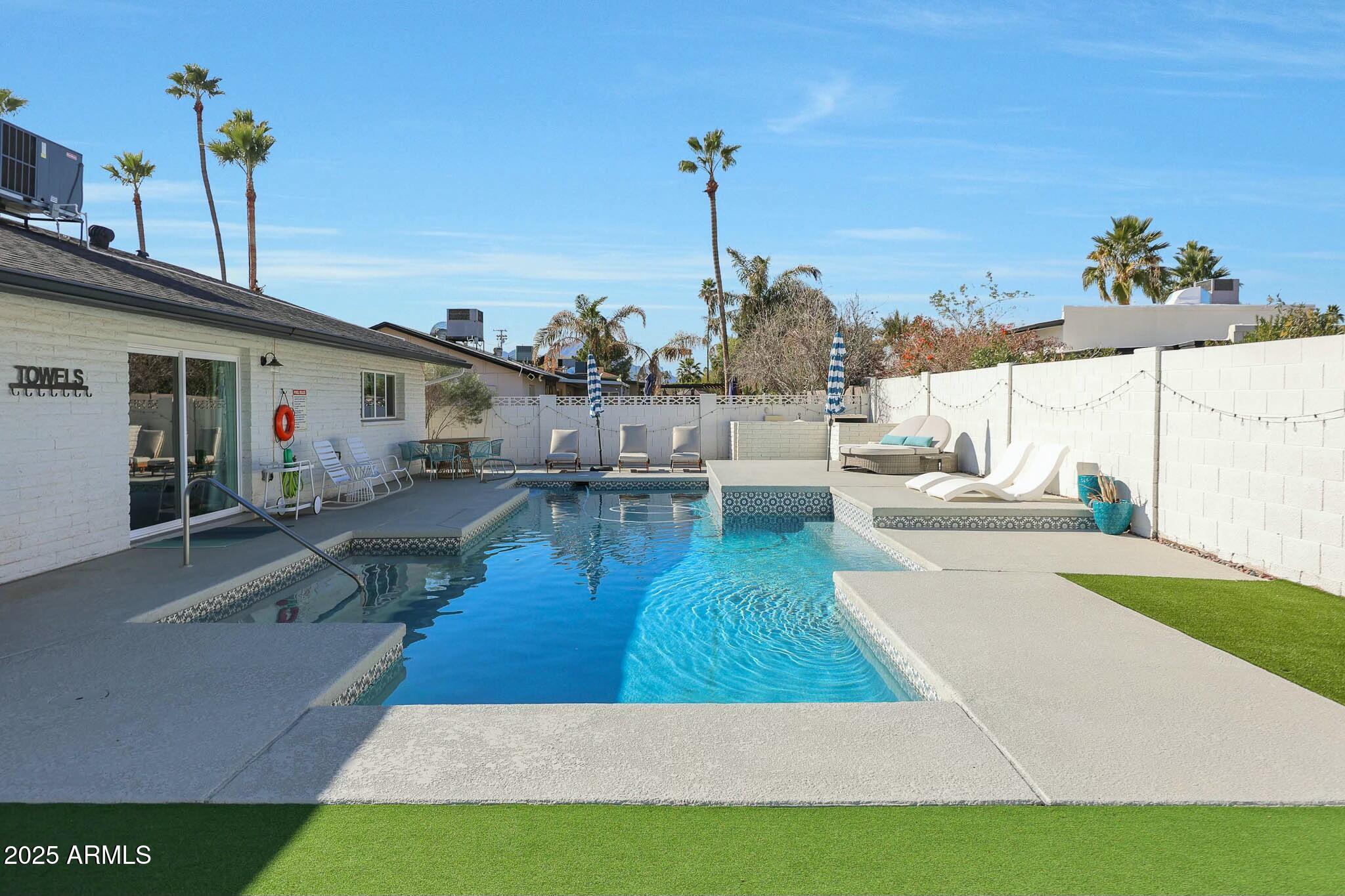 8132 E VALLEYVIEW Road