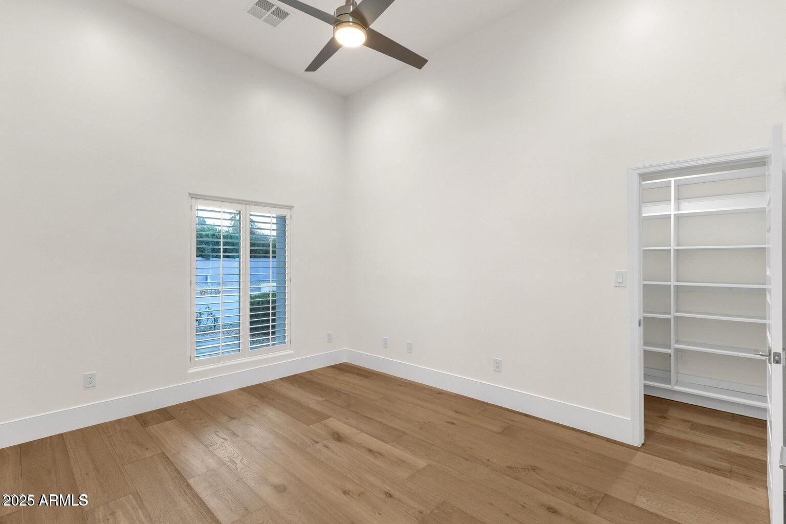 8713 N 80th