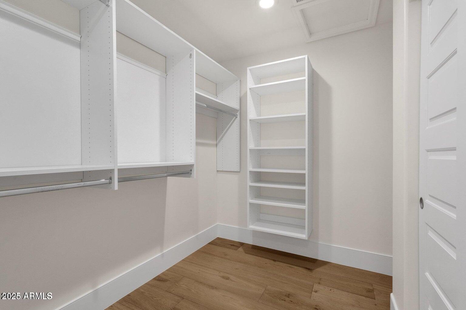 8713 N 80th