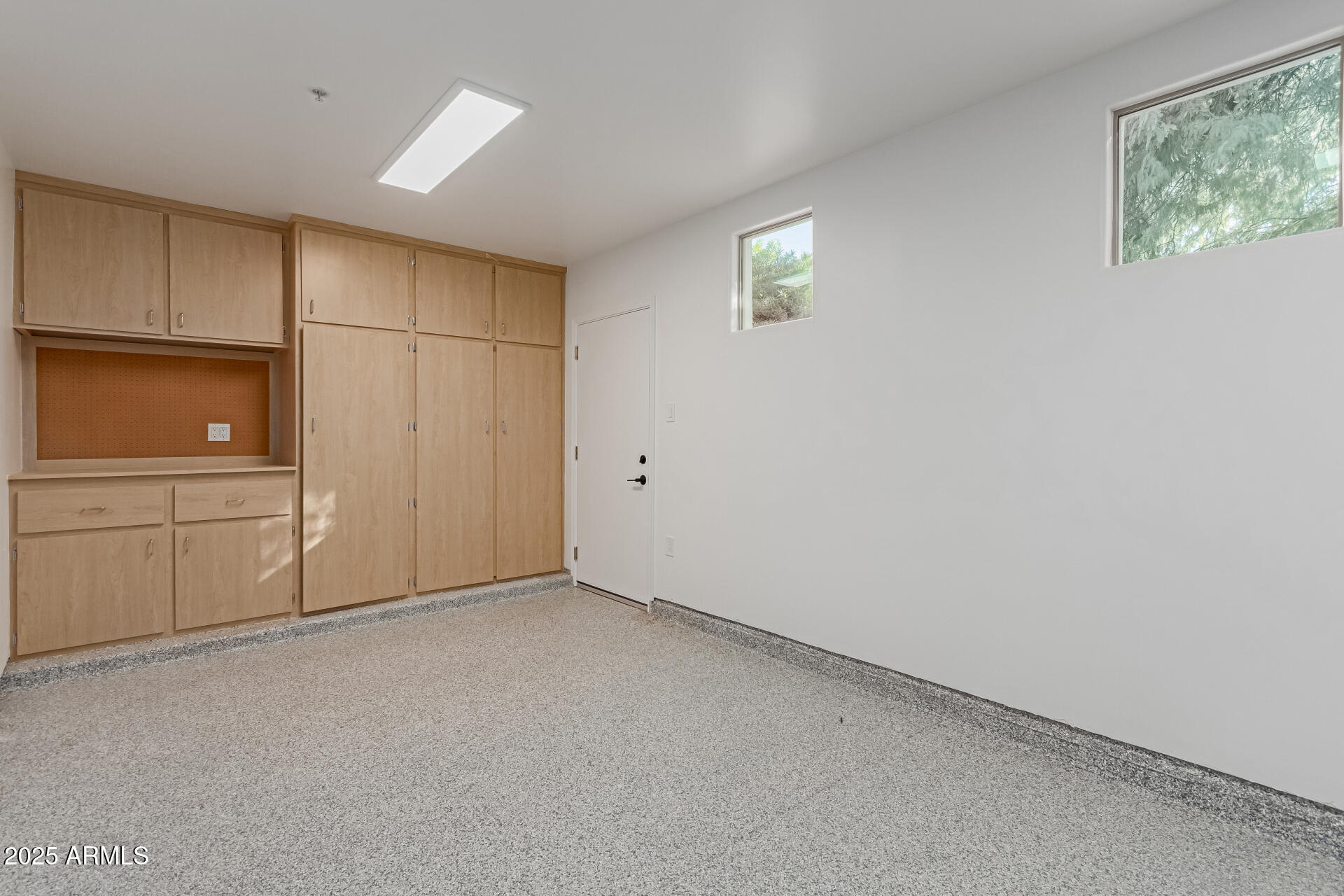 8713 N 80th