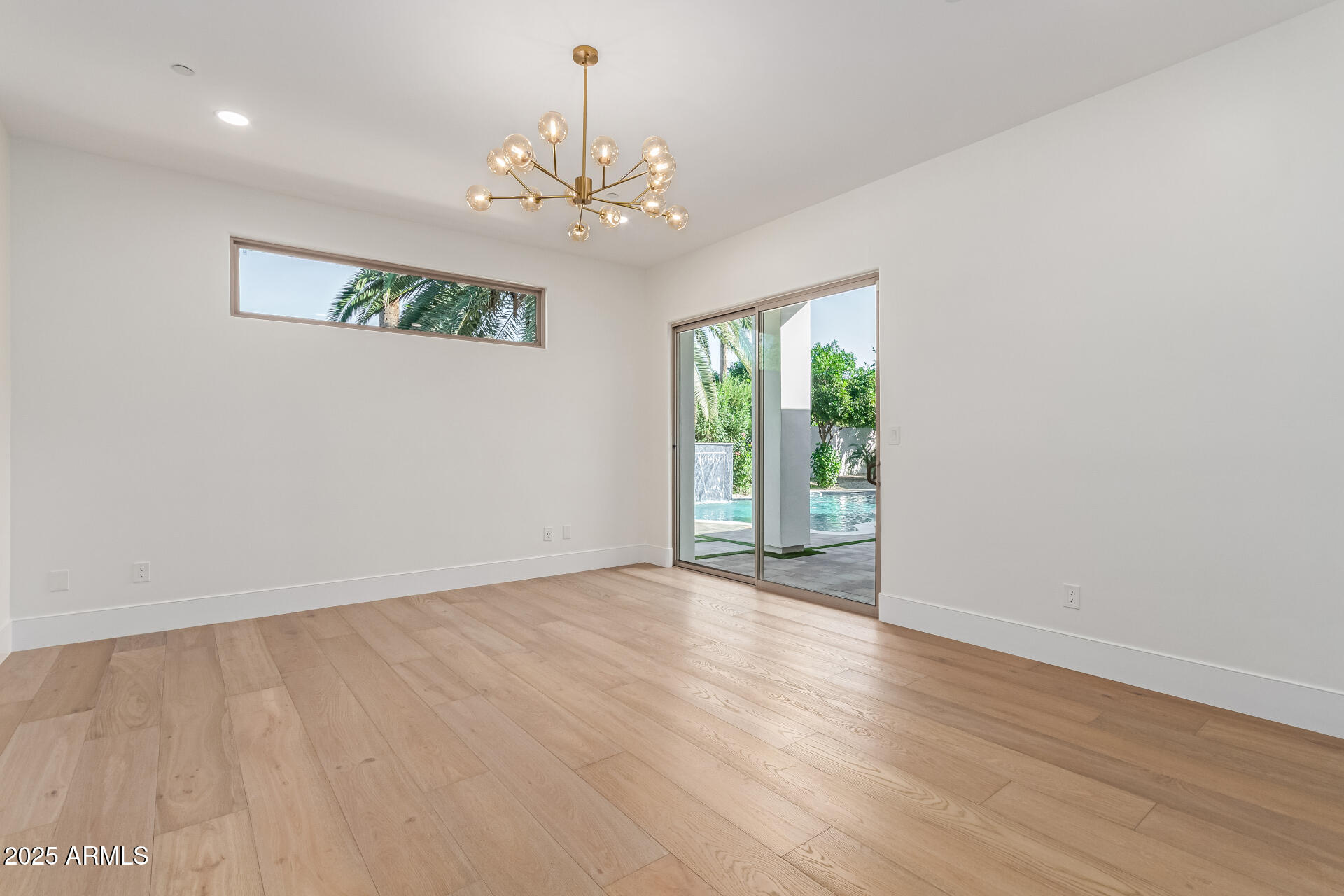8713 N 80th