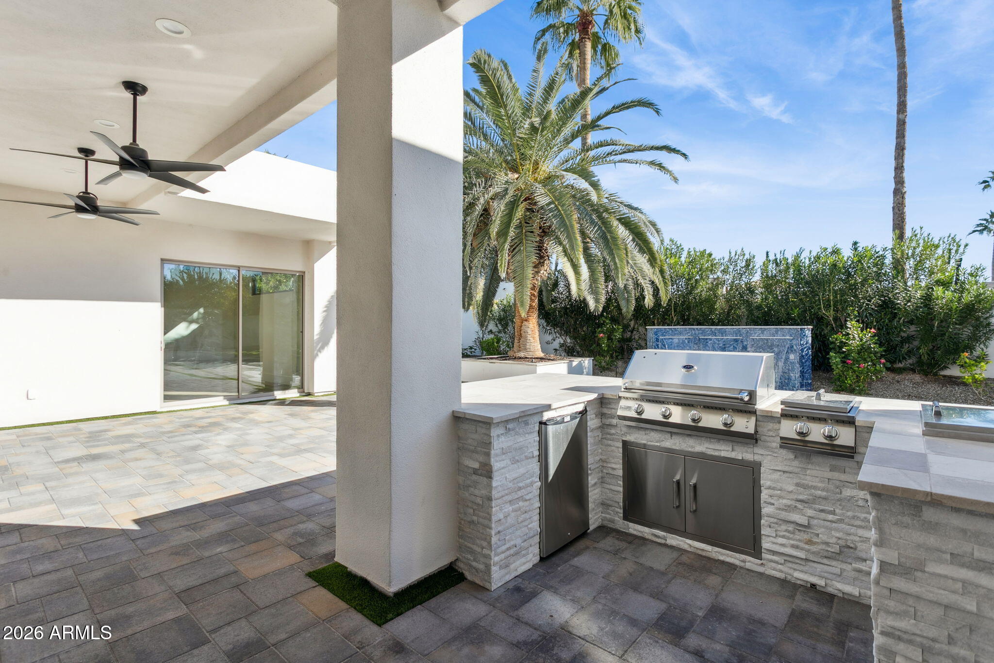 8713 N 80th