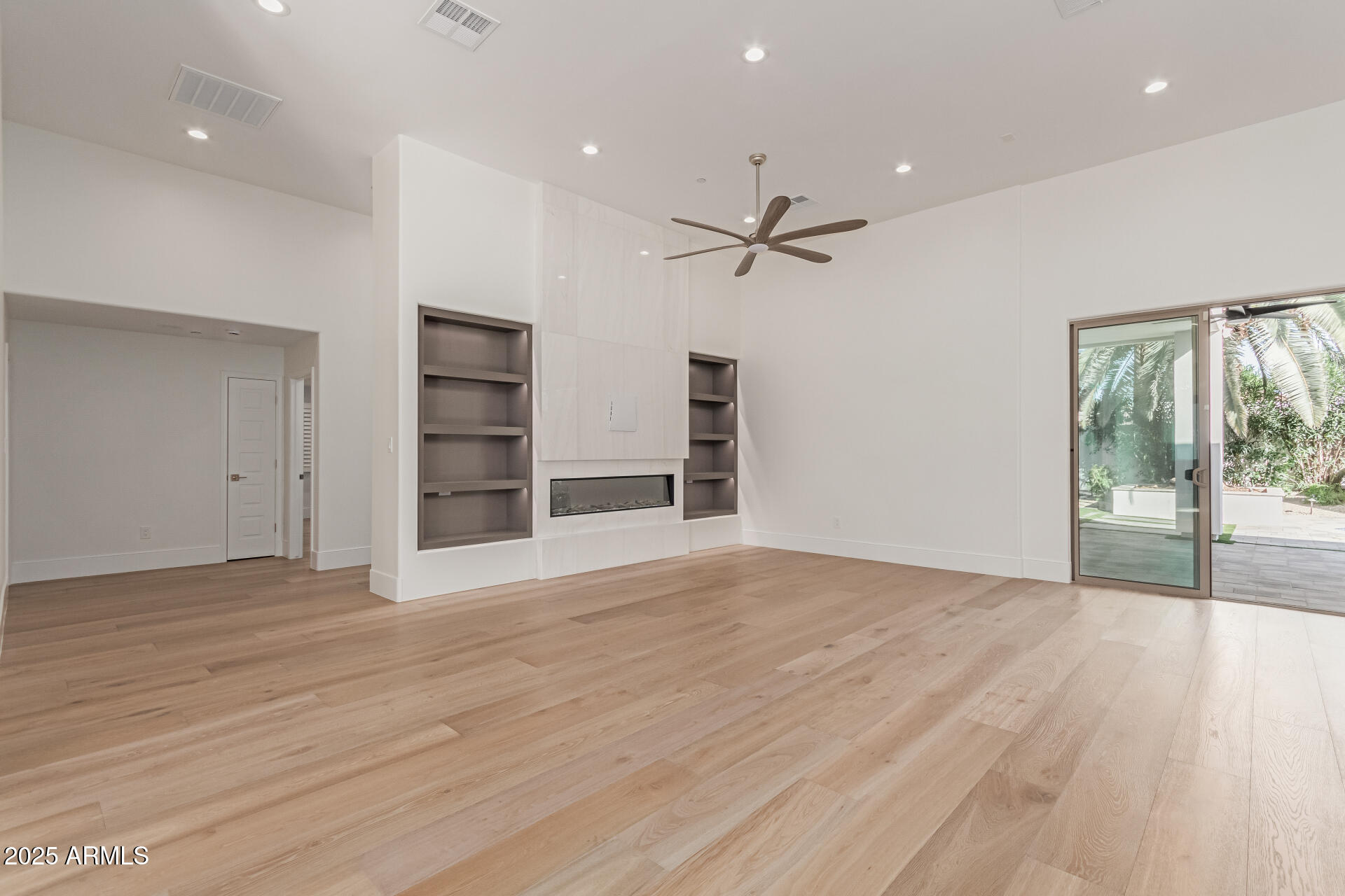 8713 N 80th