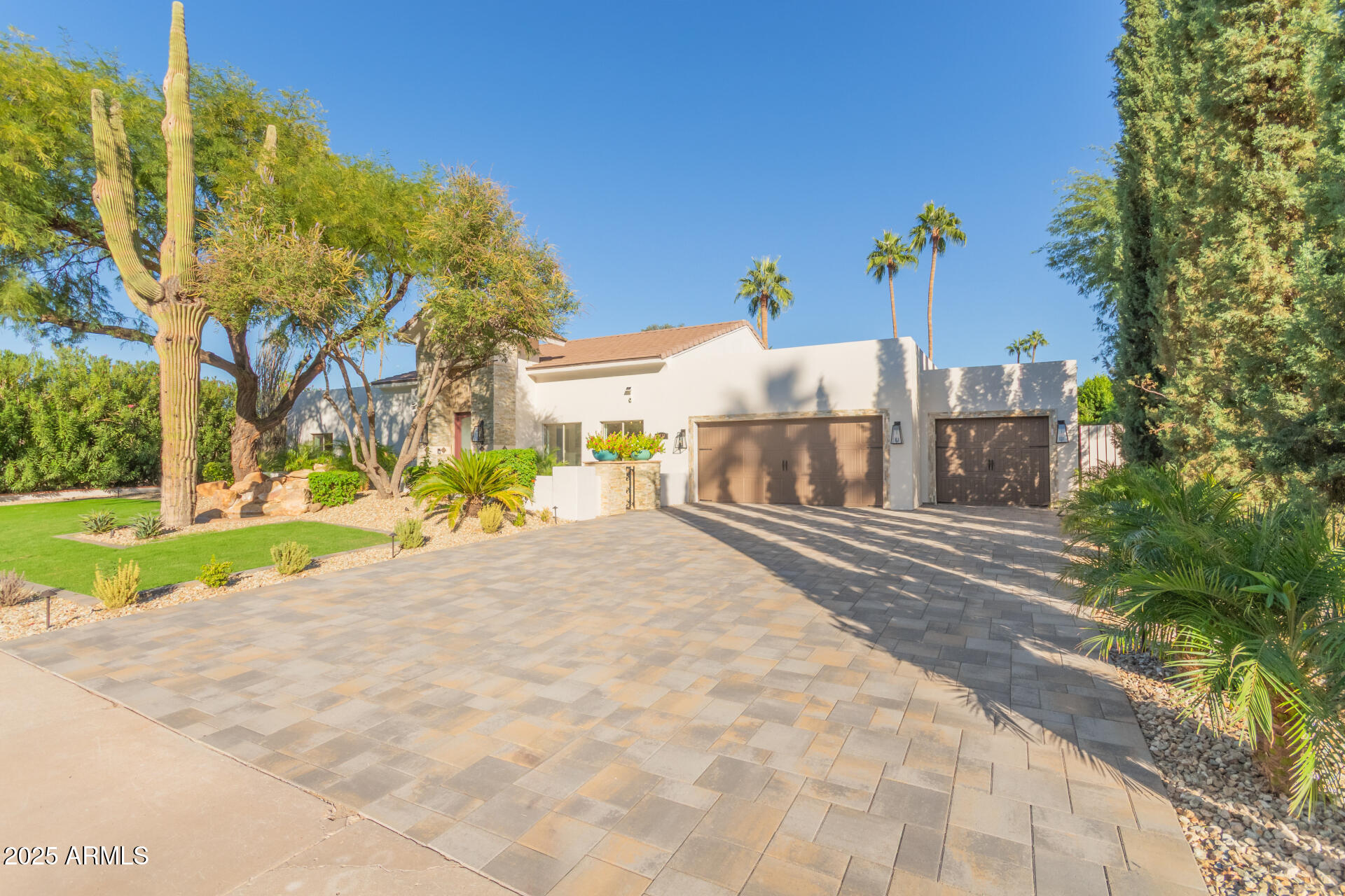 8713 N 80th