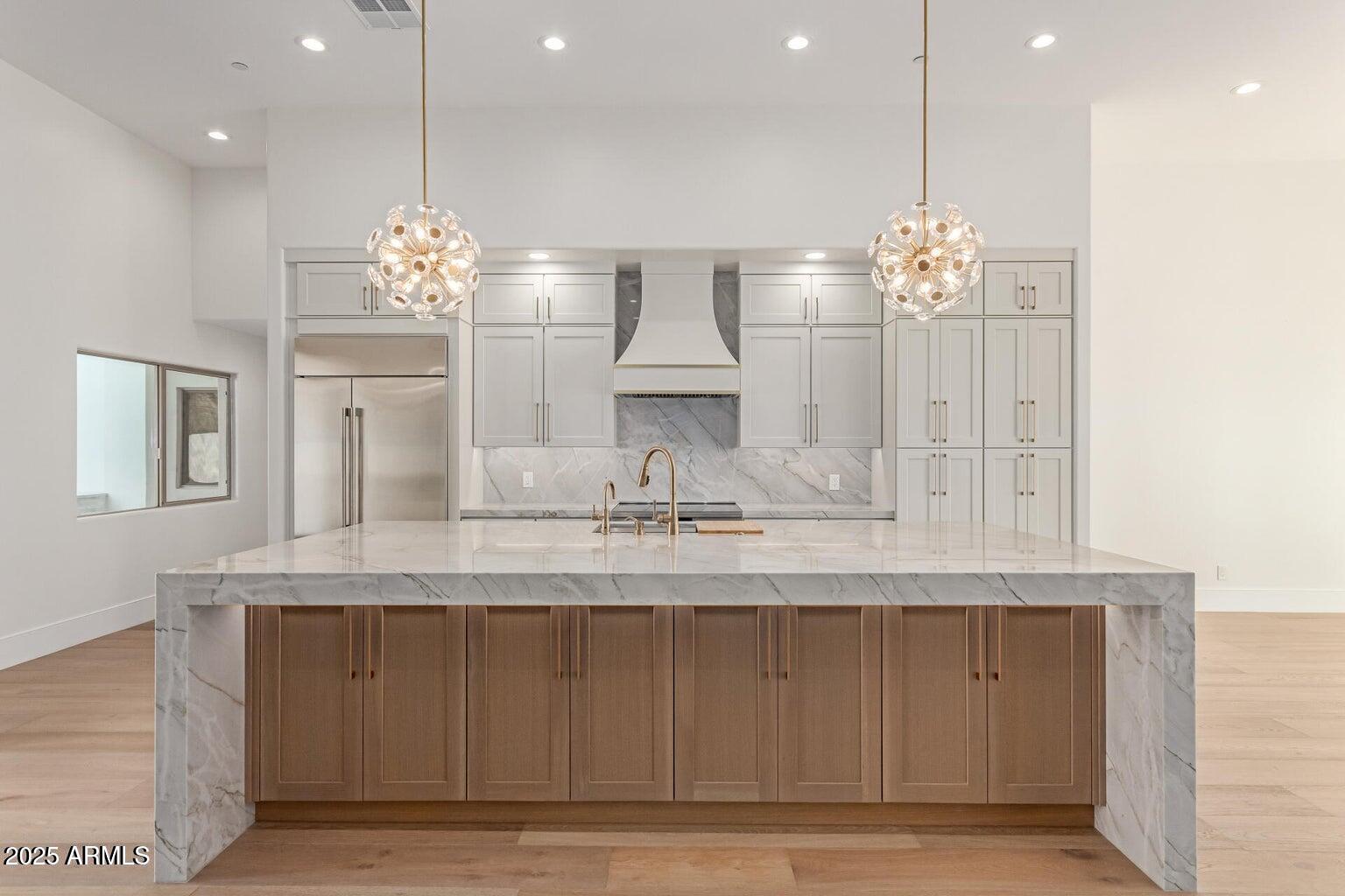 8713 N 80th