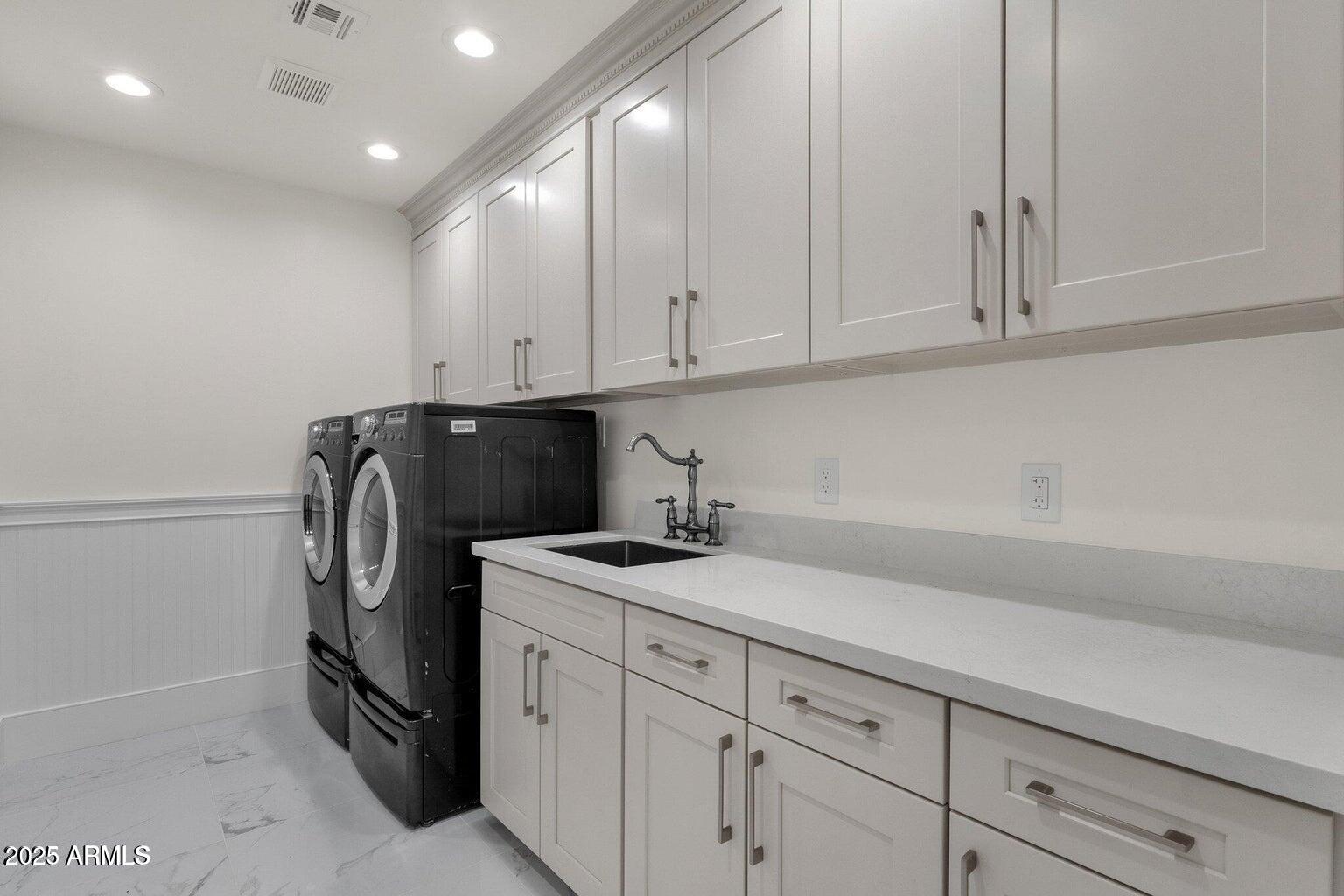 8713 N 80th
