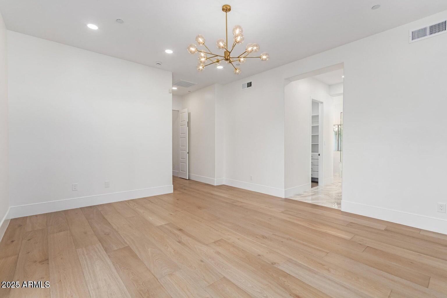 8713 N 80th