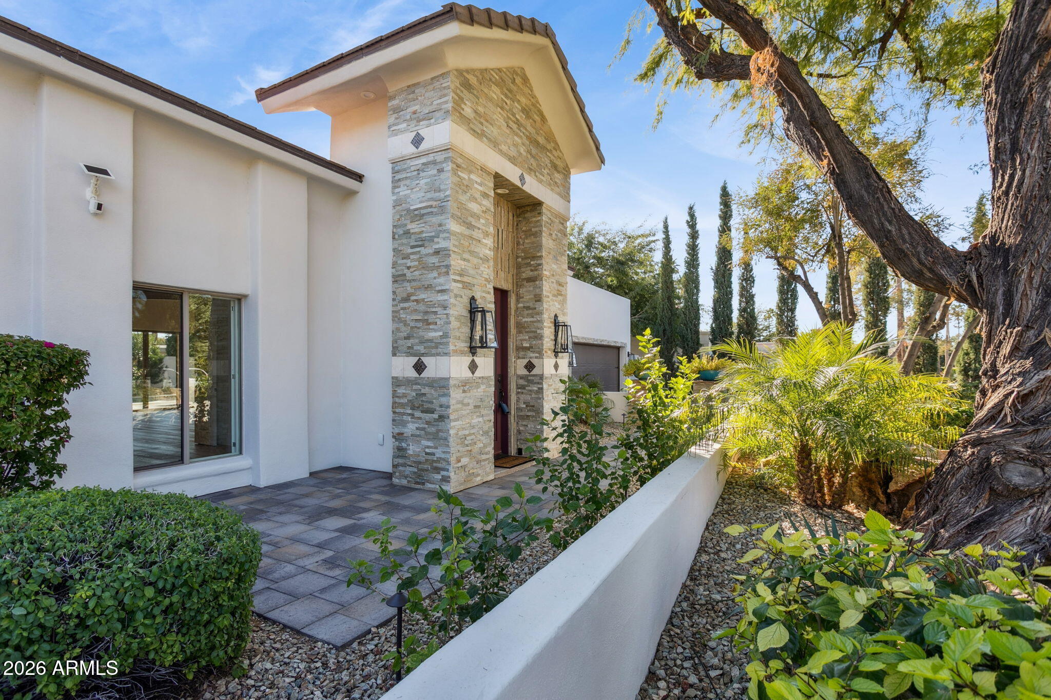 8713 N 80th