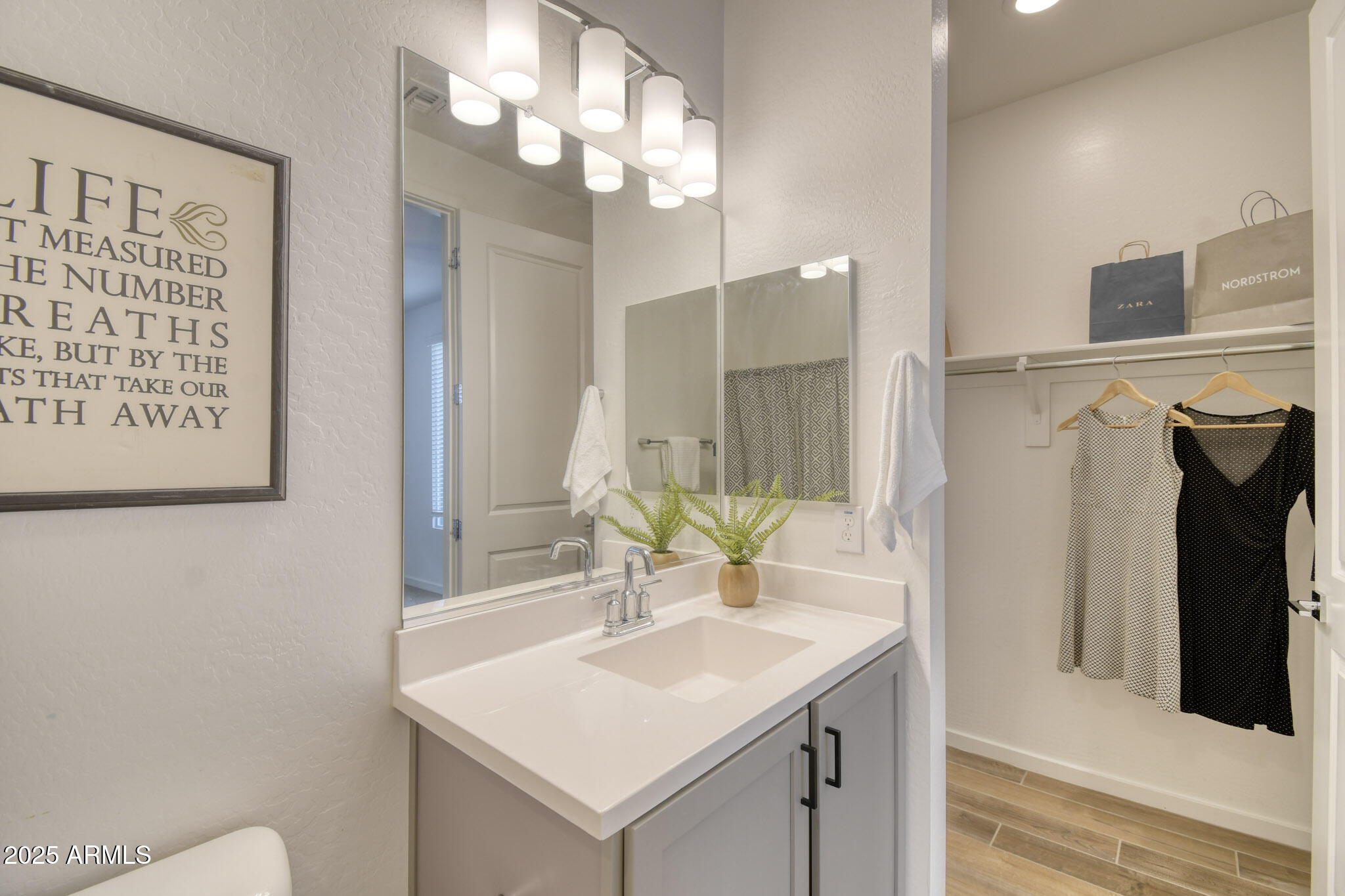 901 S SMITH Road 1065