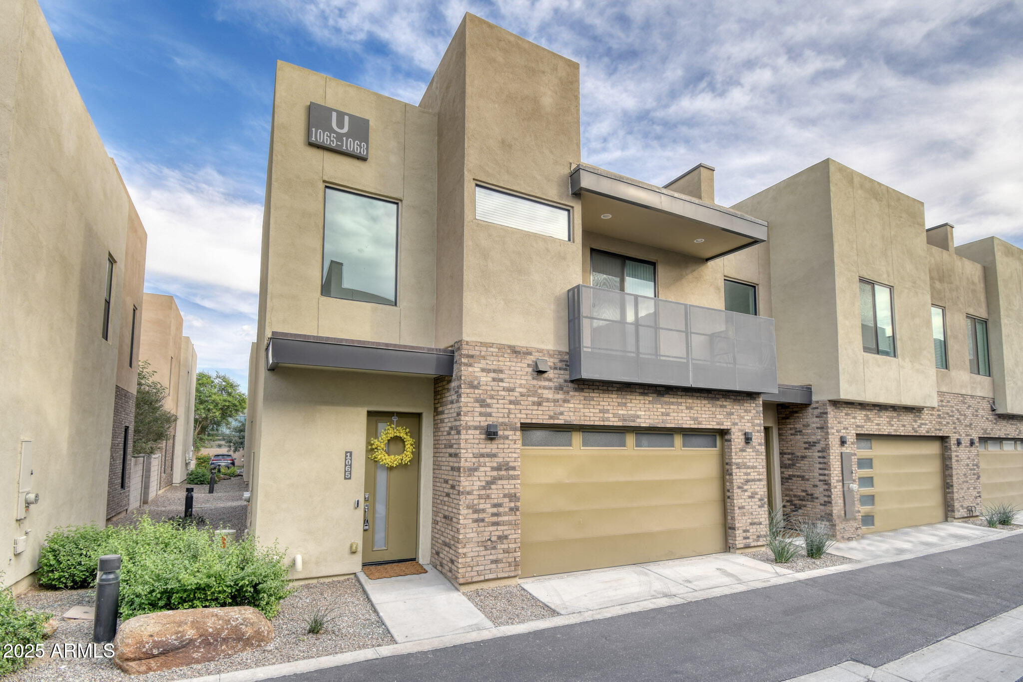 901 S SMITH Road 1065