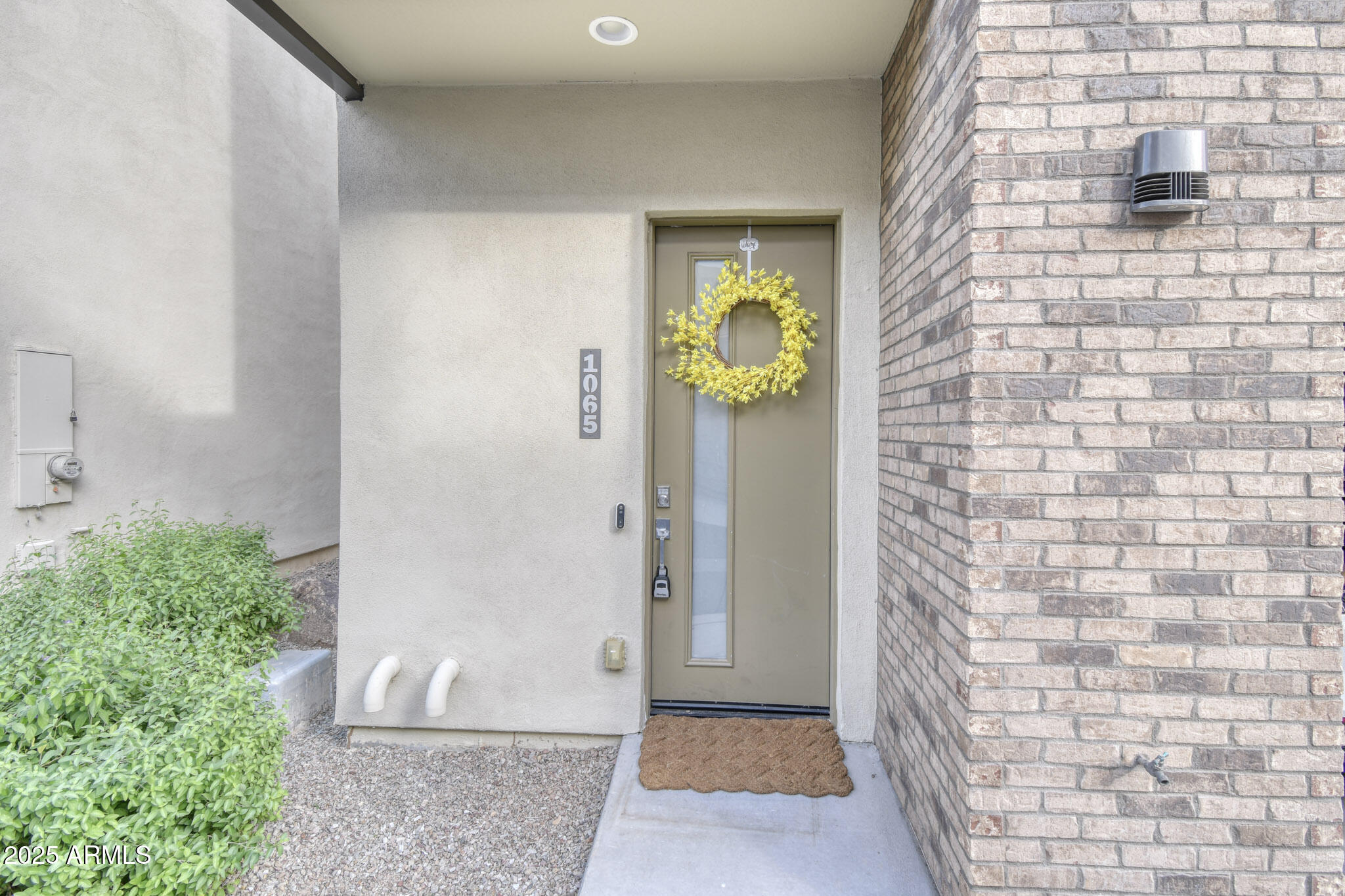 901 S SMITH Road 1065