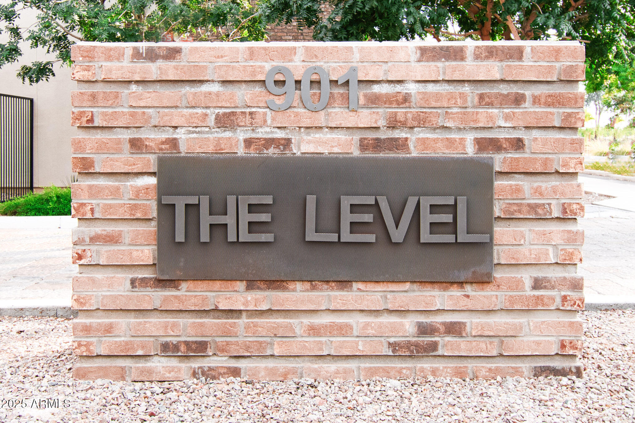 901 S SMITH Road 1065