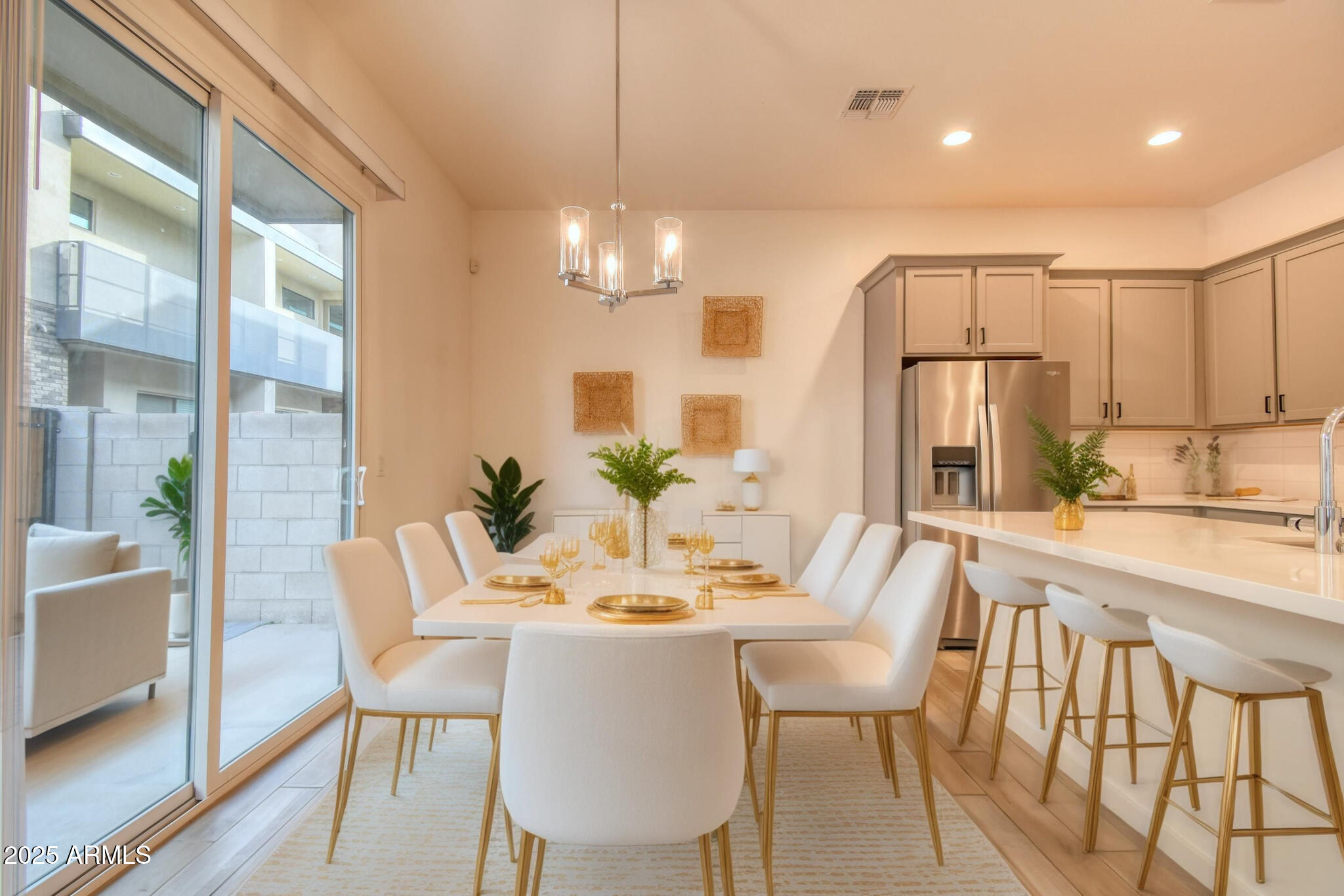 901 S SMITH Road 1065