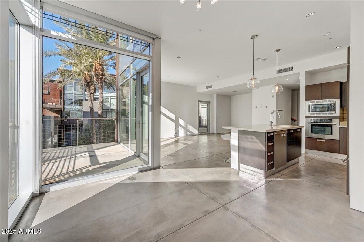 4745 N SCOTTSDALE Road Unit: 3006