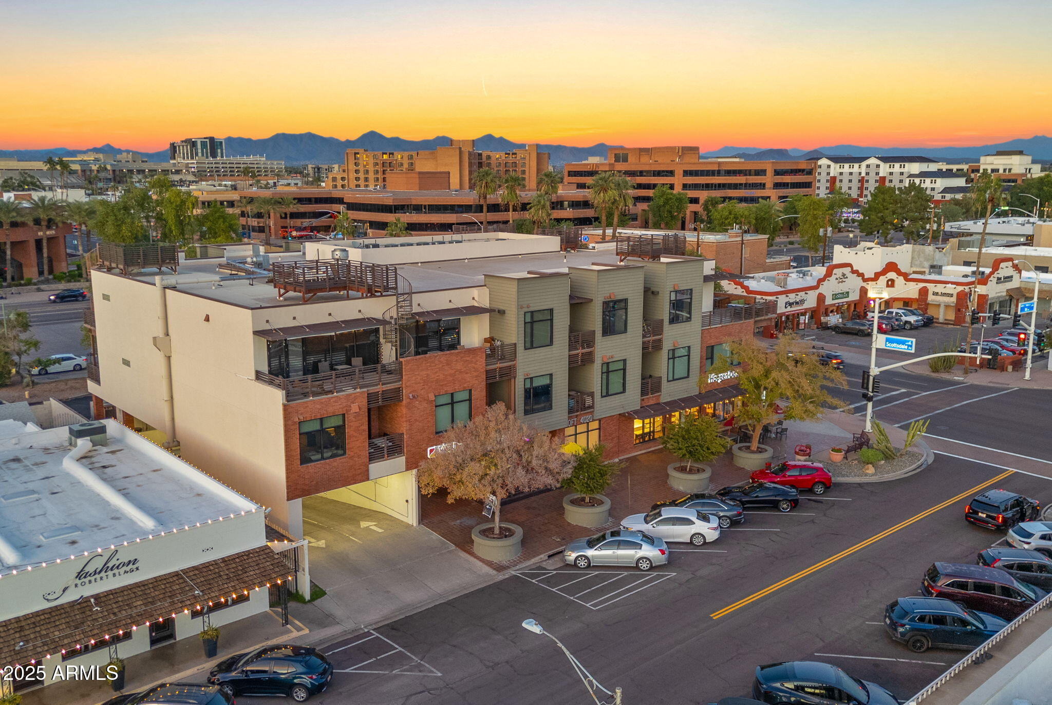 4020 N SCOTTSDALE Road Unit: 2010