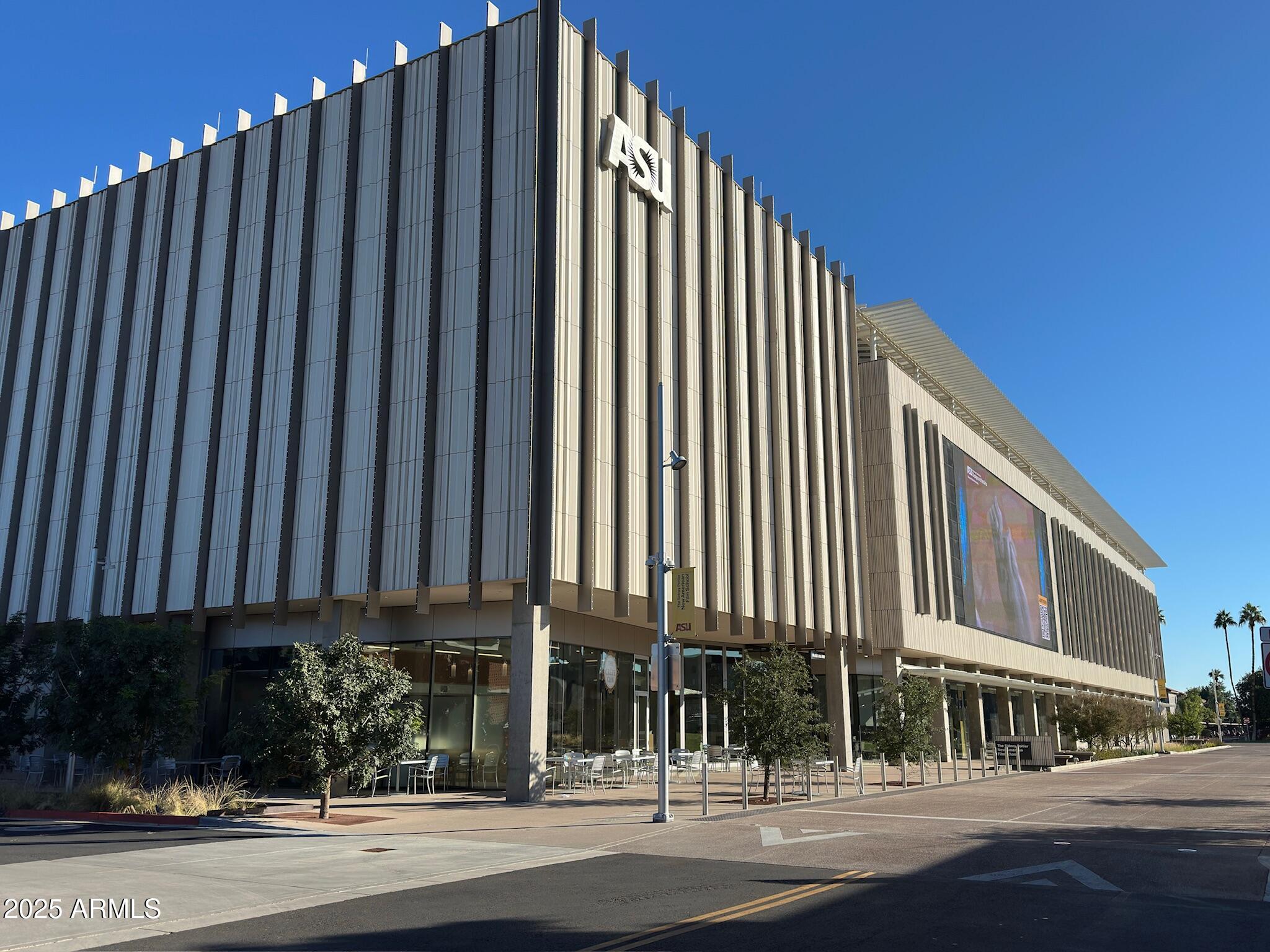 1920 N CONSOLIDATED CANAL Street -