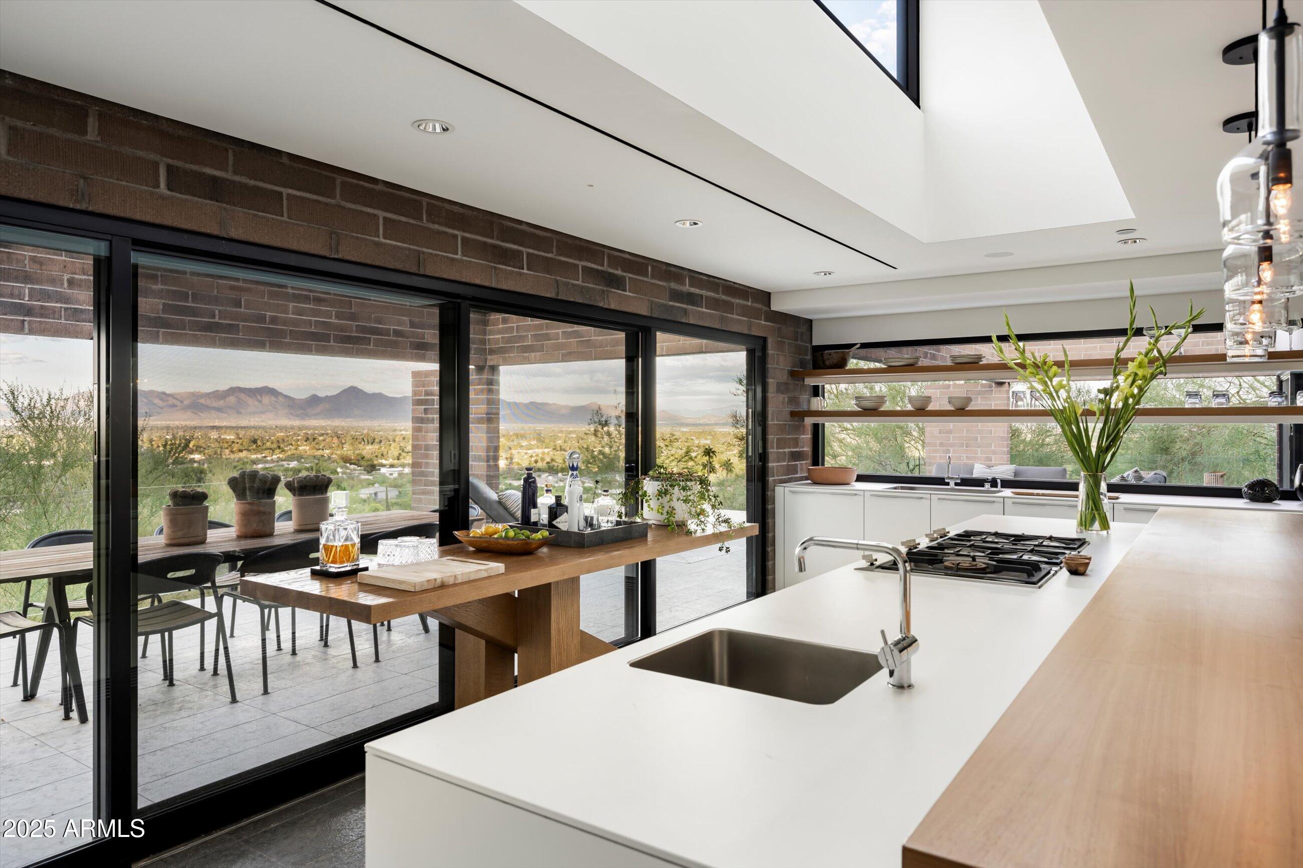 6200 E HUMMINGBIRD Lane