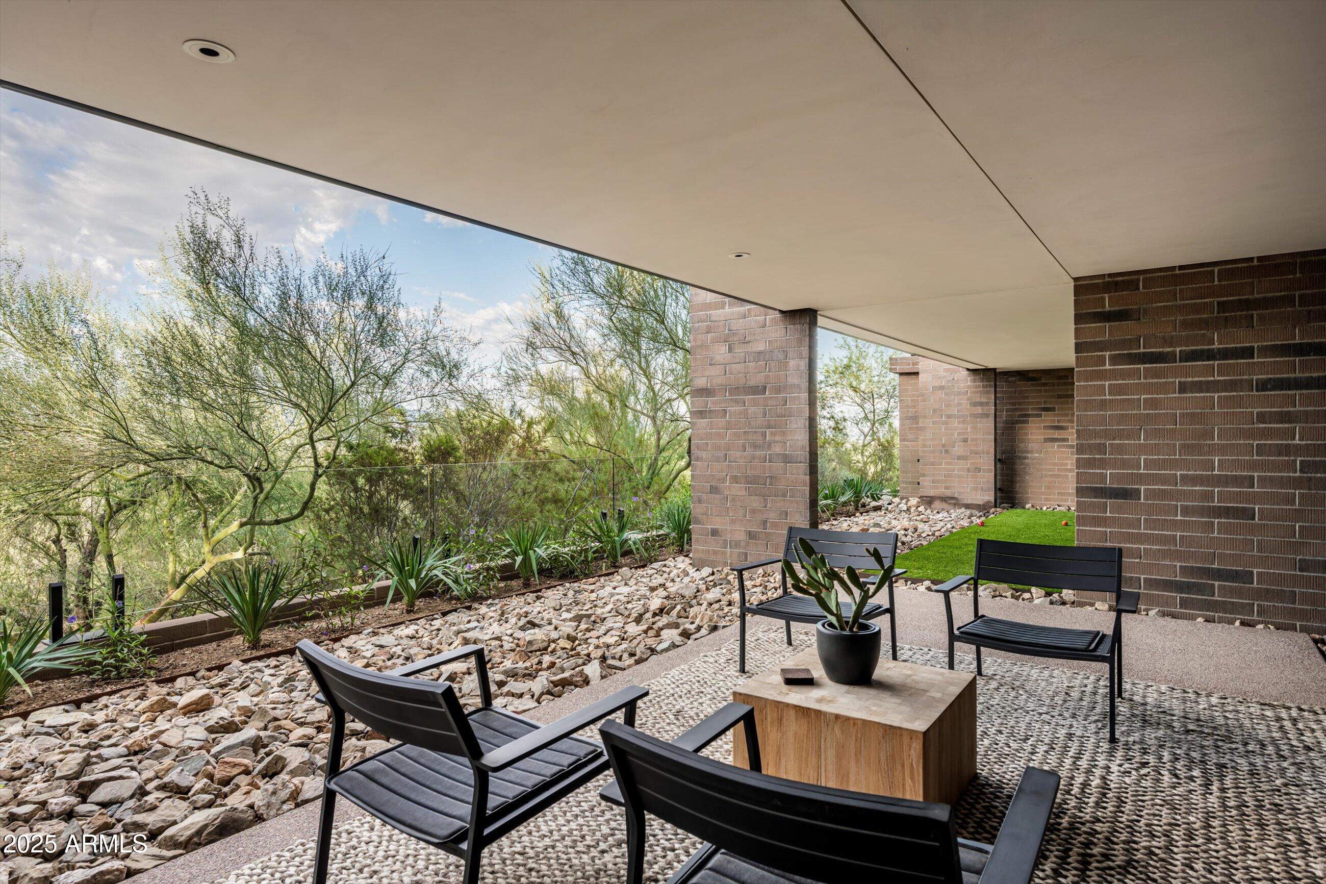 6200 E HUMMINGBIRD Lane