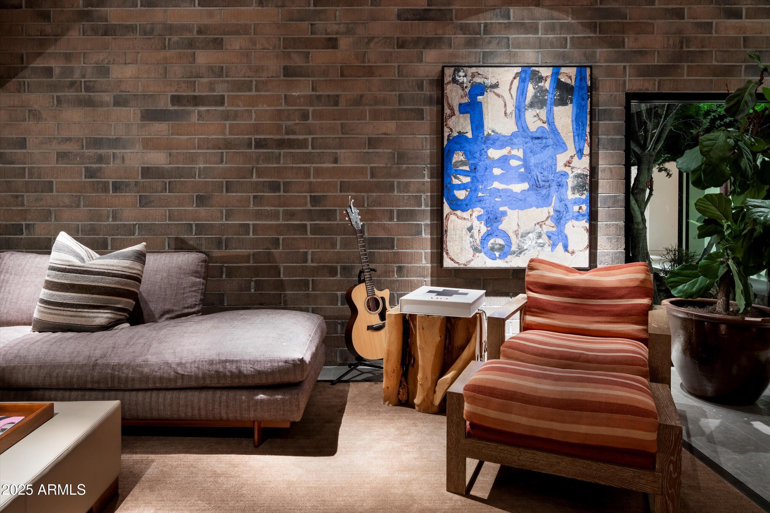 6200 E HUMMINGBIRD Lane