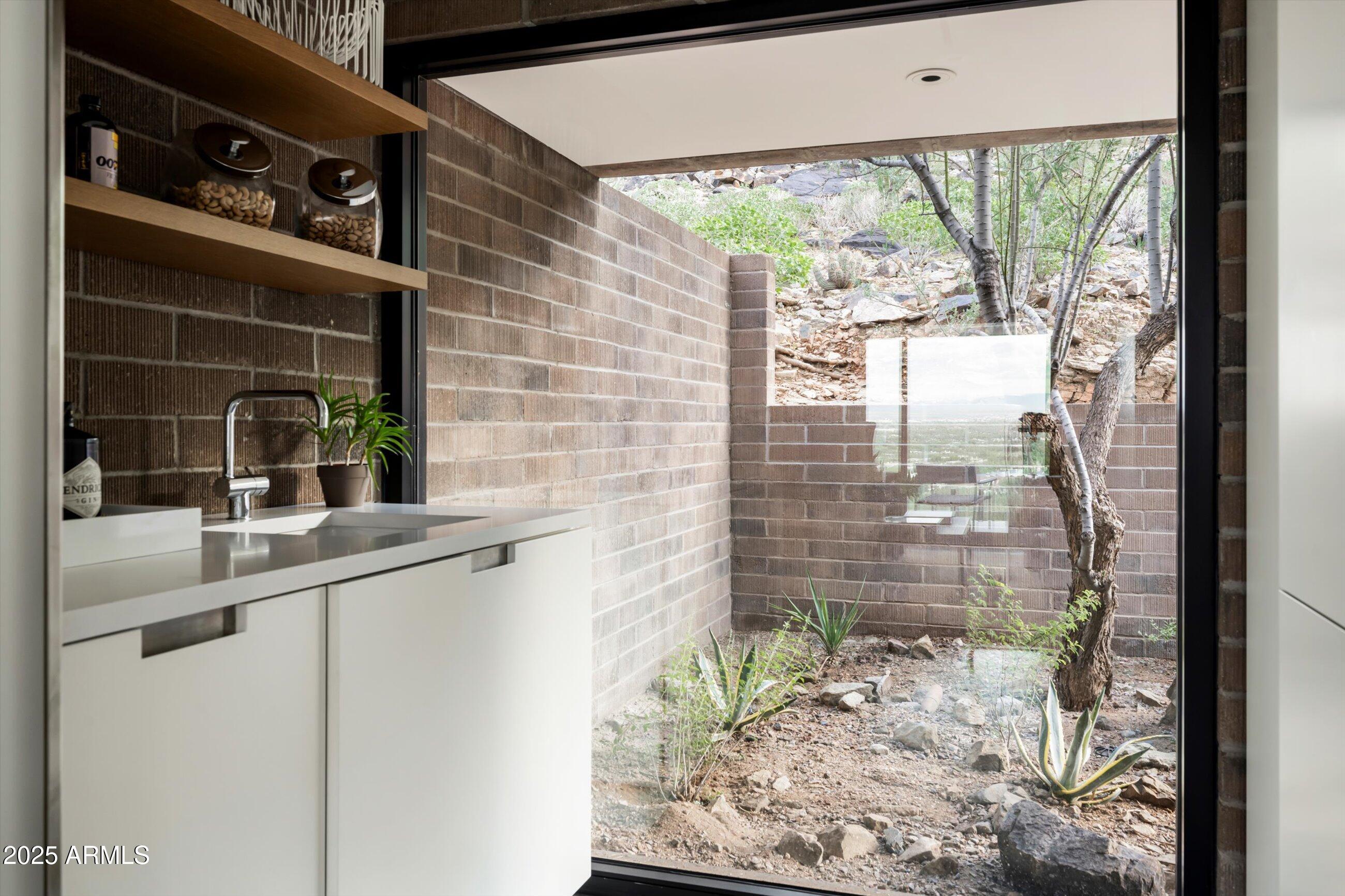 6200 E HUMMINGBIRD Lane