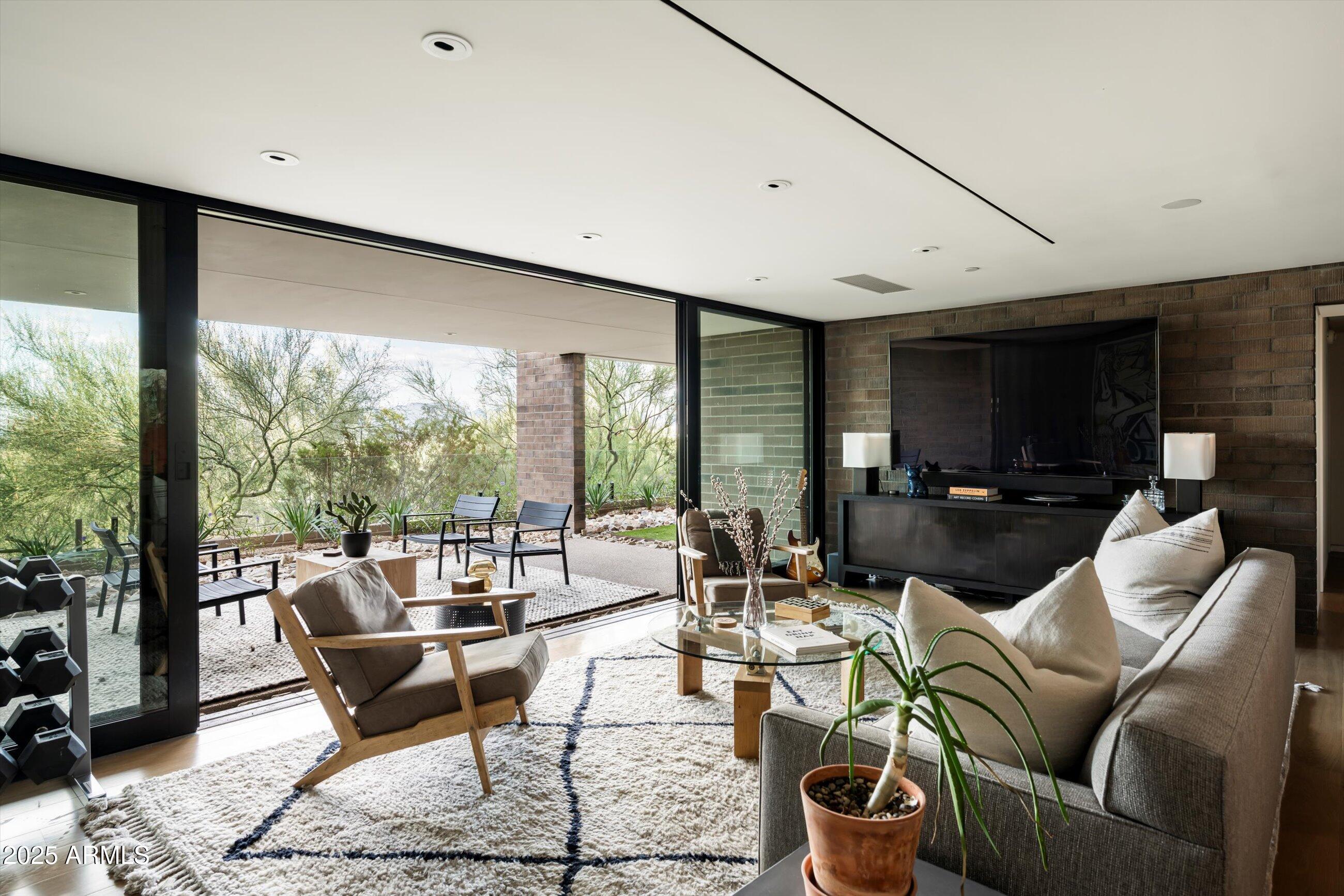 6200 E HUMMINGBIRD Lane