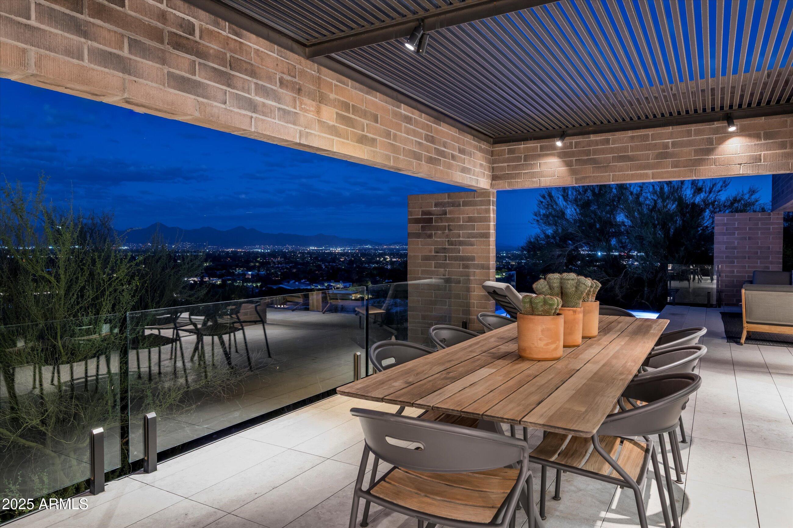 6200 E HUMMINGBIRD Lane