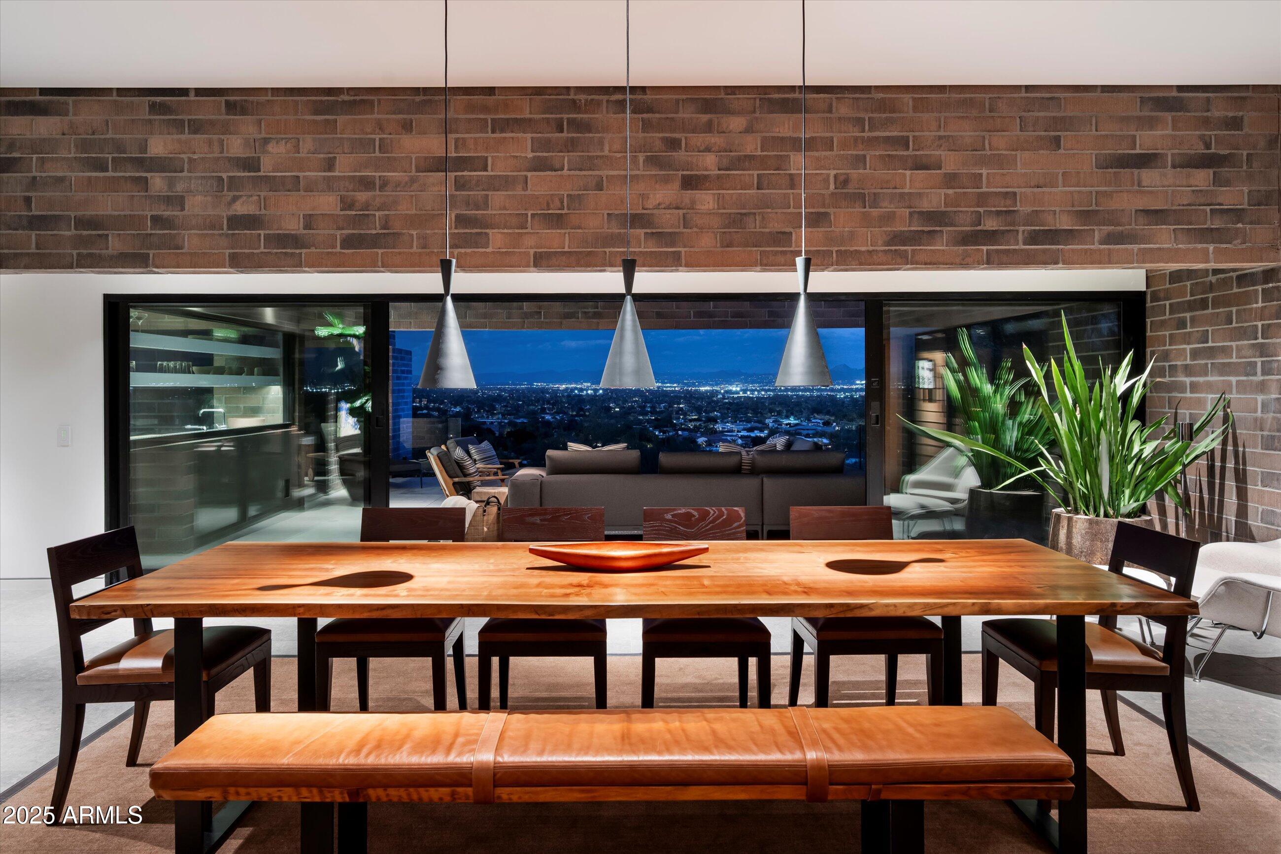 6200 E HUMMINGBIRD Lane