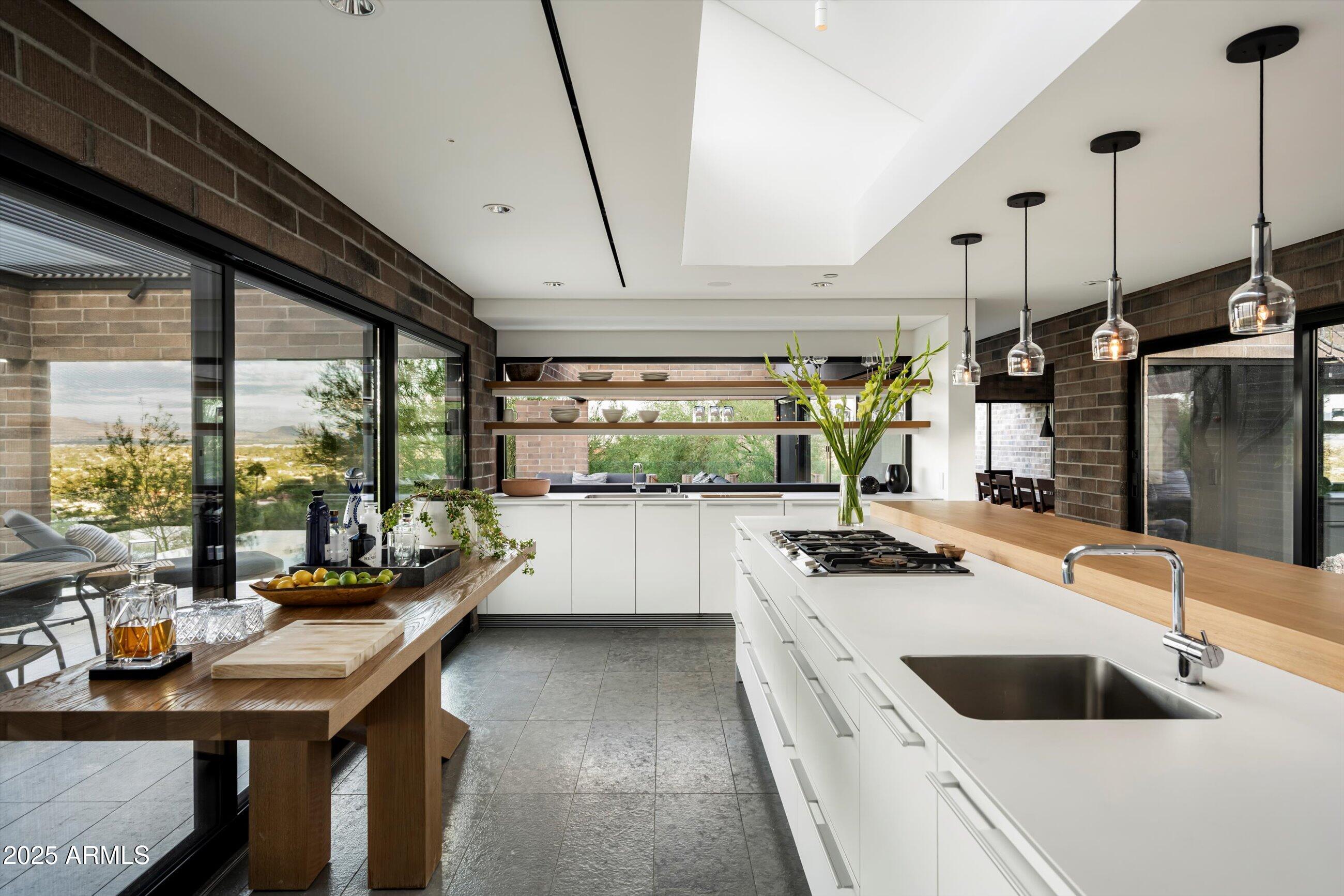 6200 E HUMMINGBIRD Lane