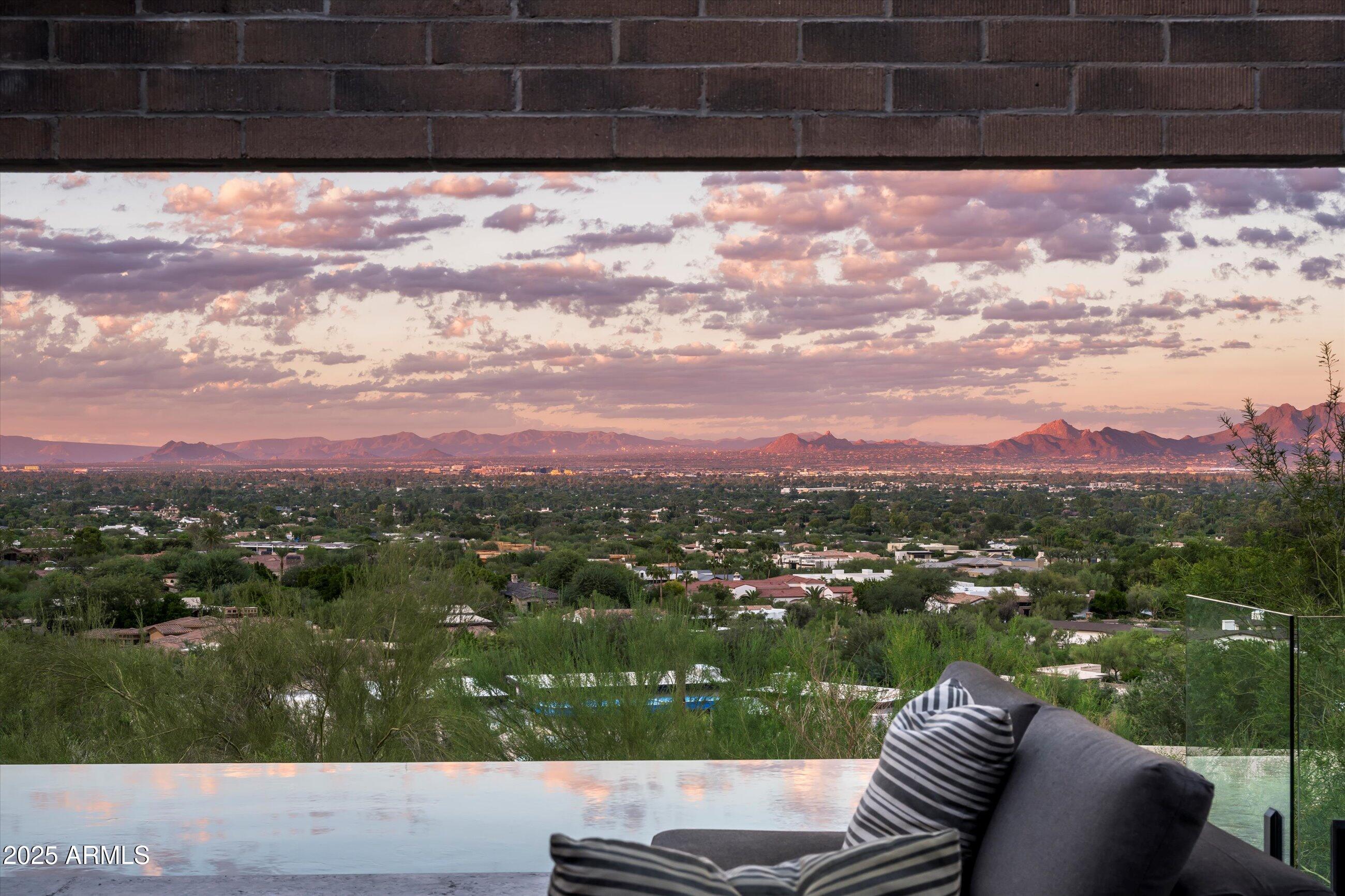 6200 E HUMMINGBIRD Lane