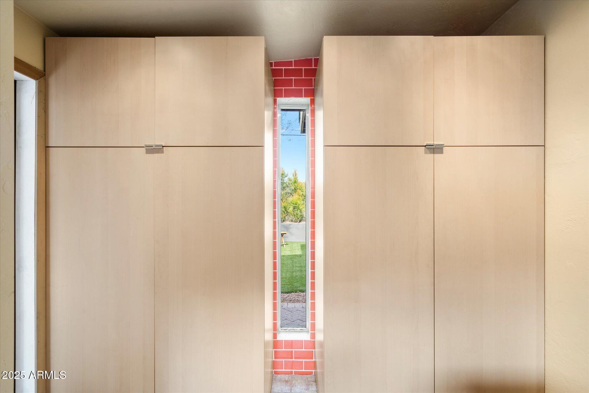 6858 E EDGEMONT Avenue