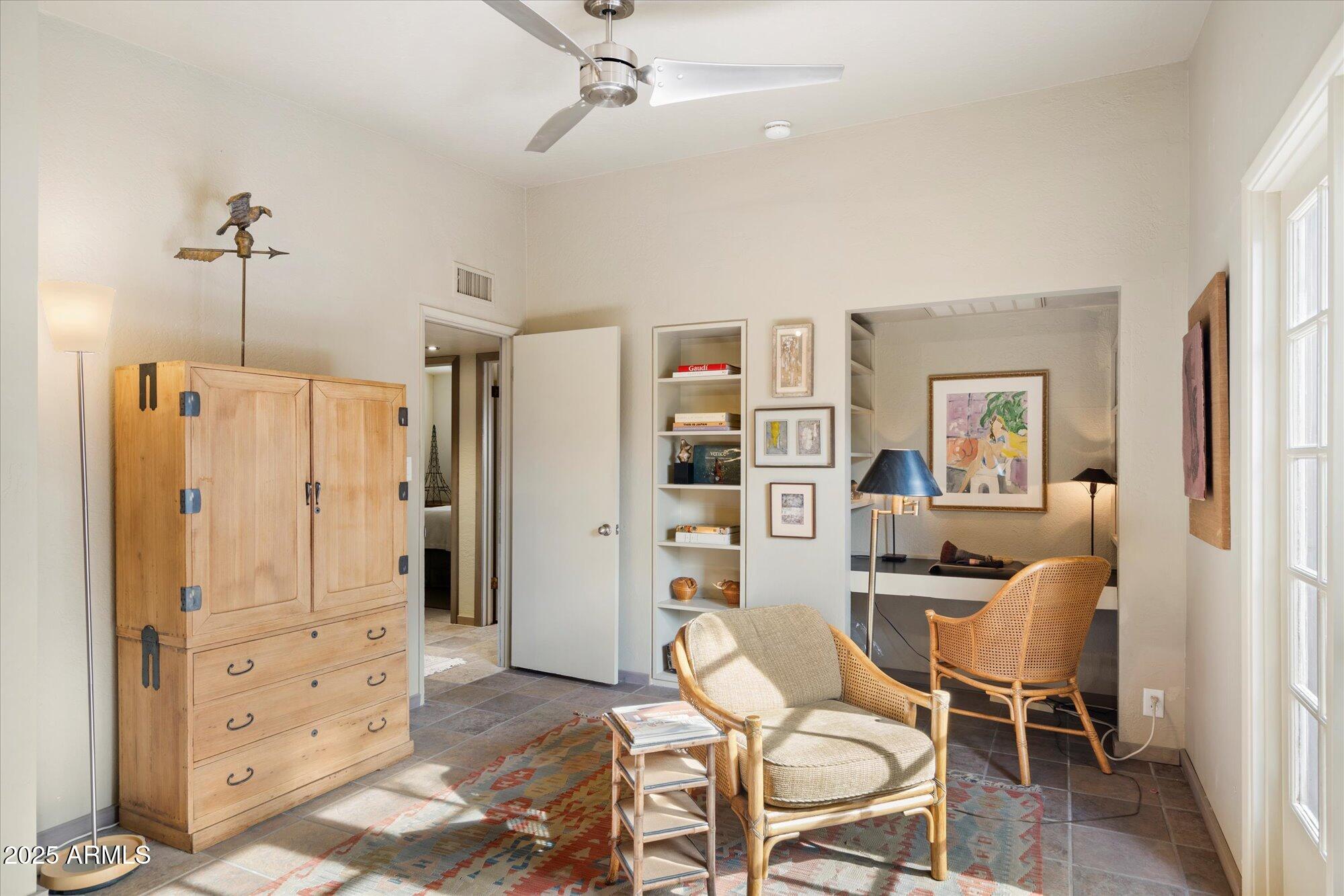 6858 E EDGEMONT Avenue