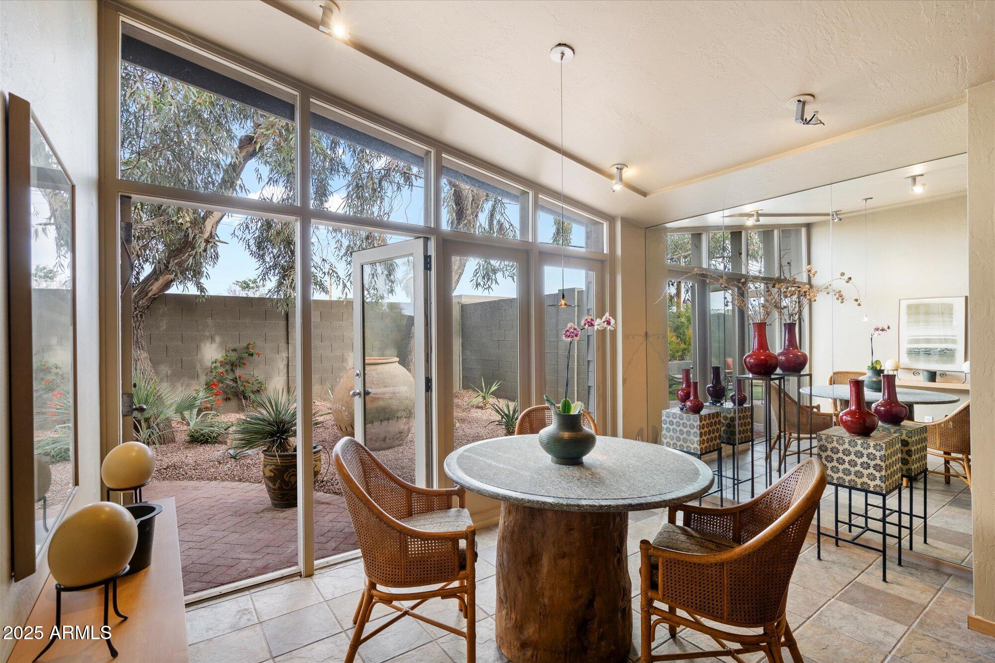 6858 E EDGEMONT Avenue