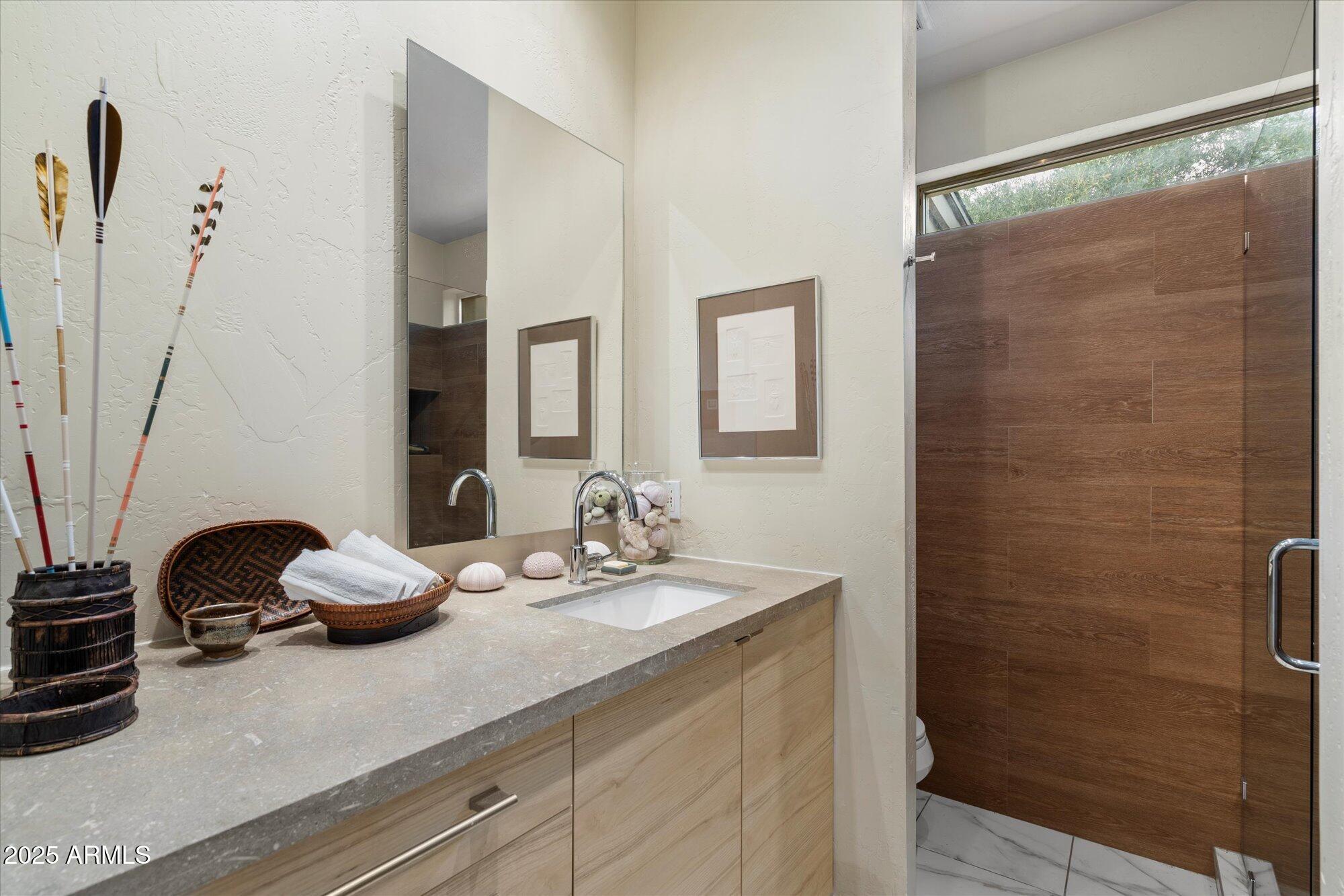 6858 E EDGEMONT Avenue