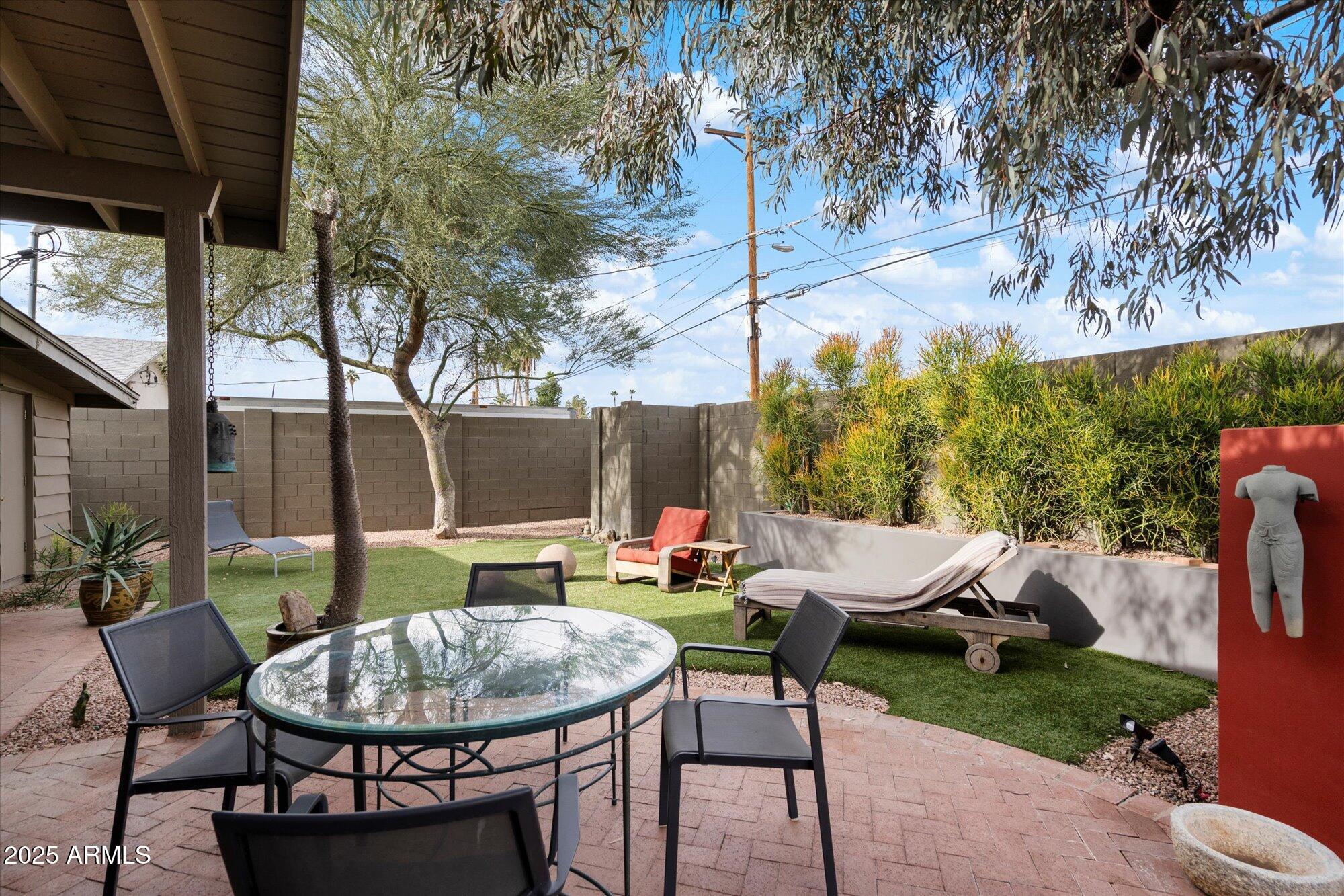 6858 E EDGEMONT Avenue