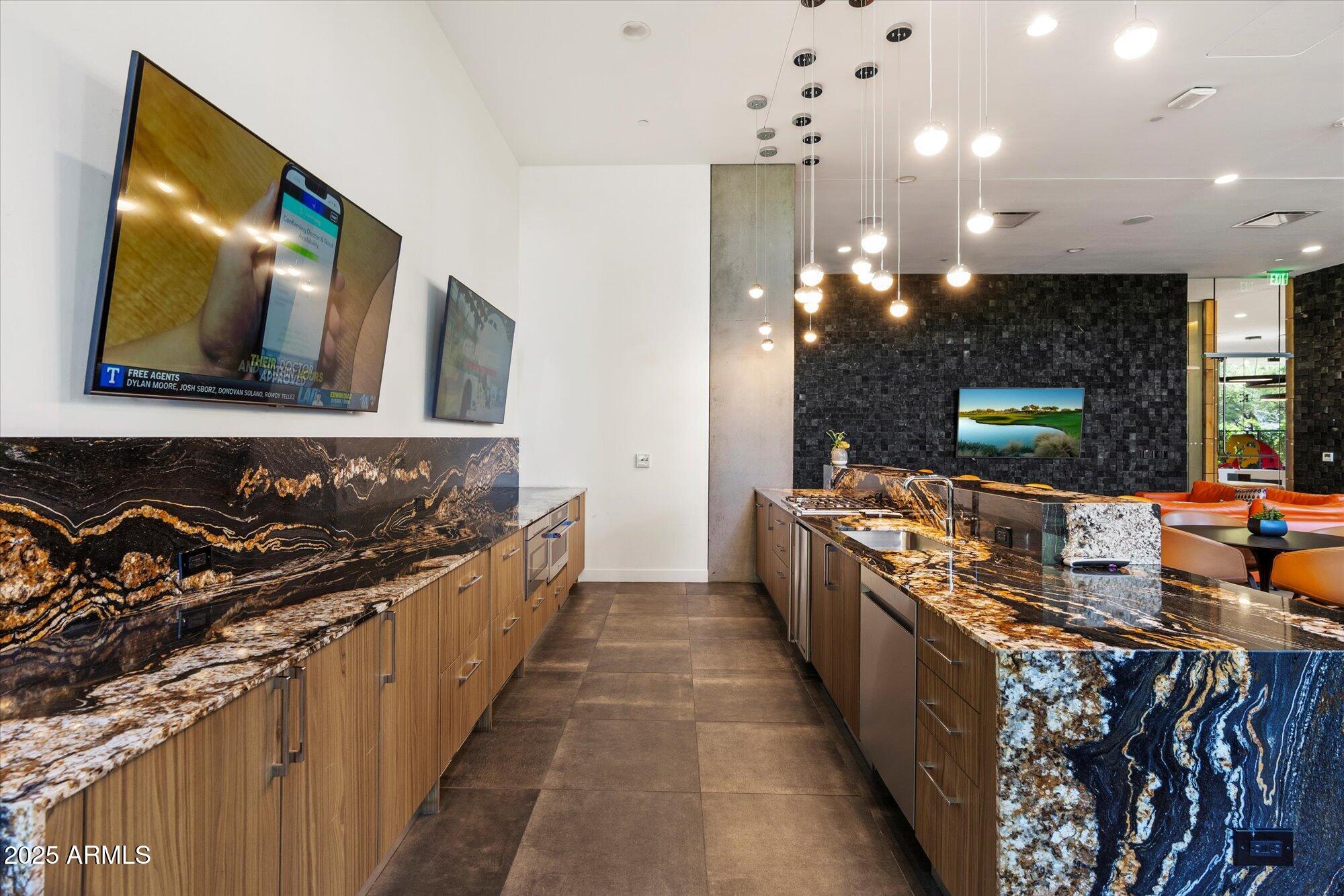 7180 E KIERLAND Boulevard 714