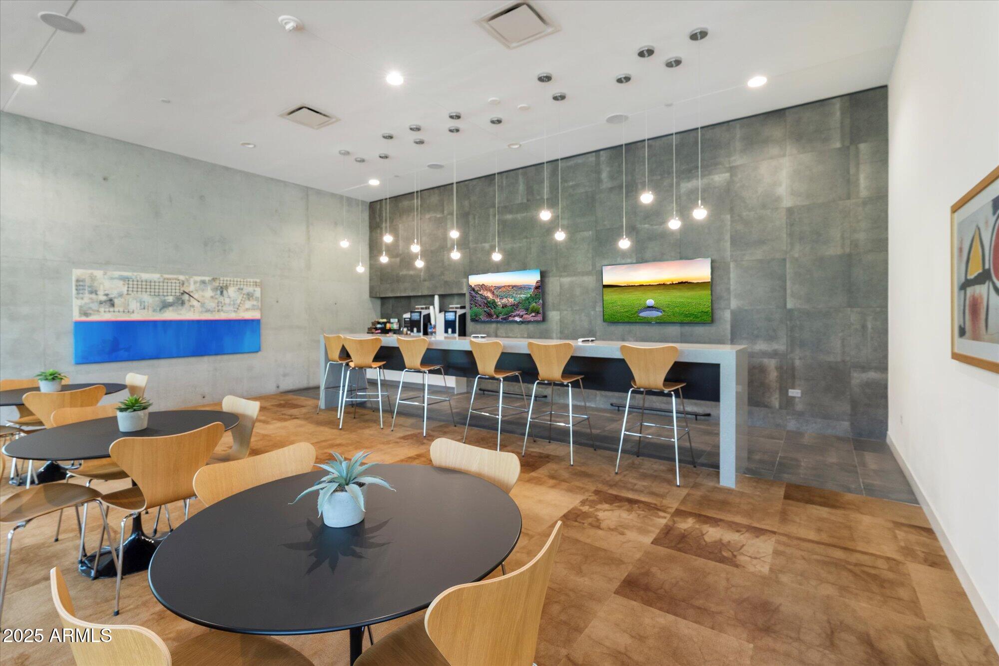 7180 E KIERLAND Boulevard 714