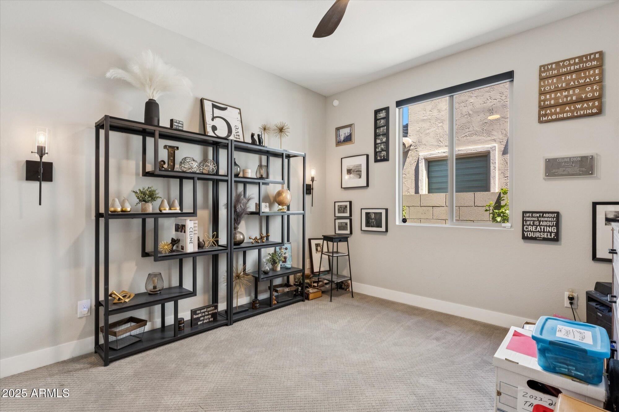 1946 W HORSETAIL Trail